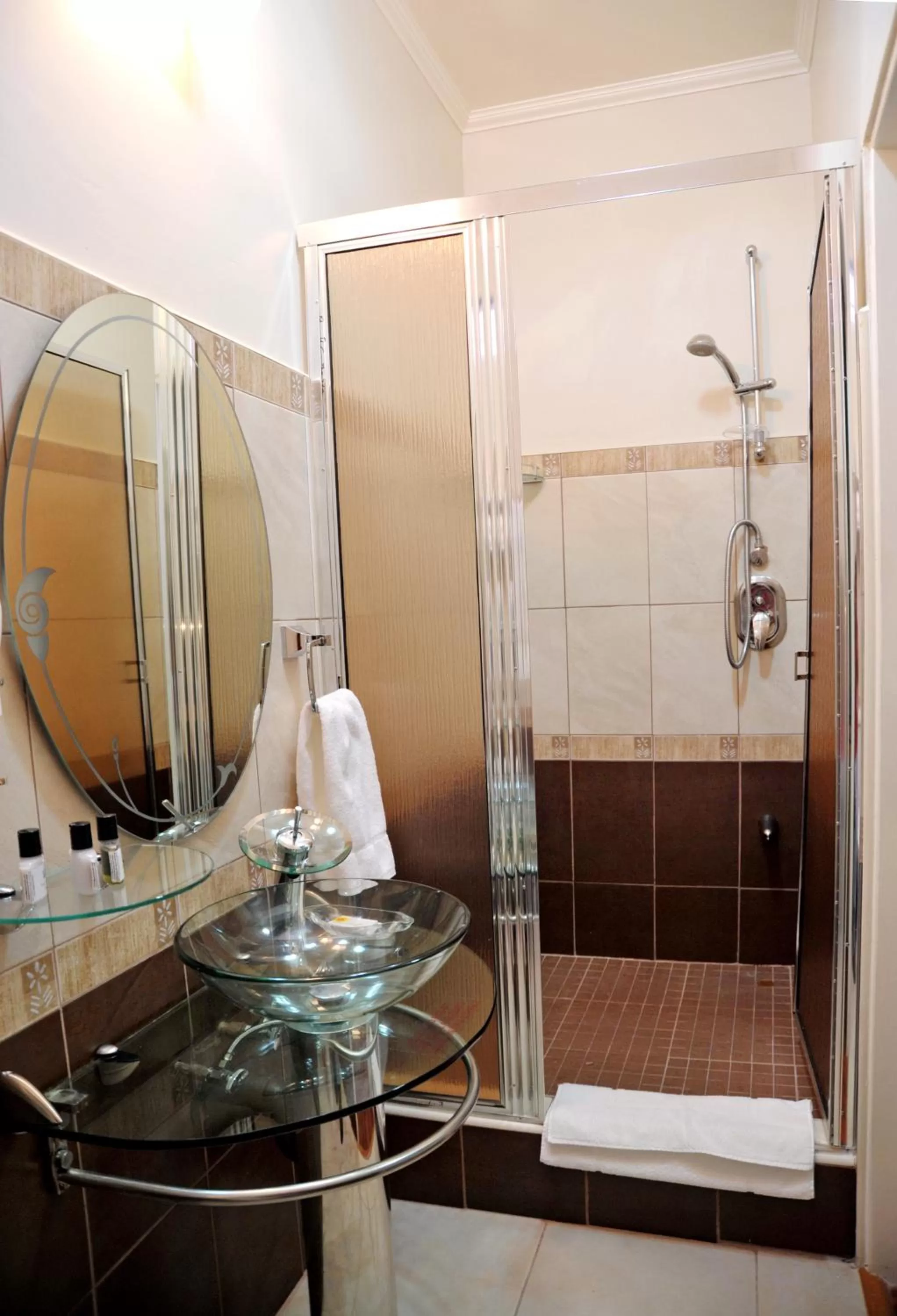 Culture Crossroads Inn