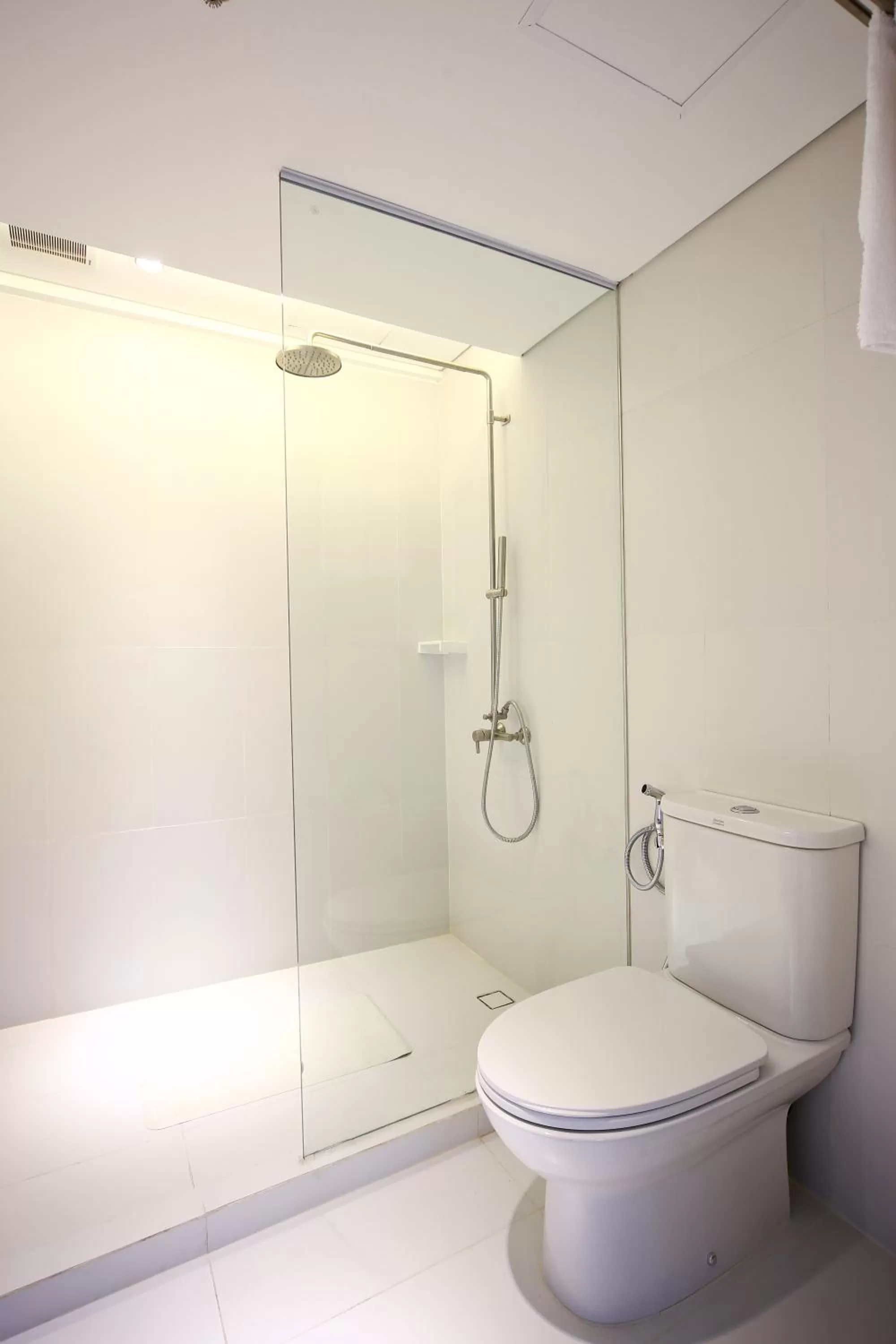 Shower in TRYP by Wyndham Mall of Asia Manila