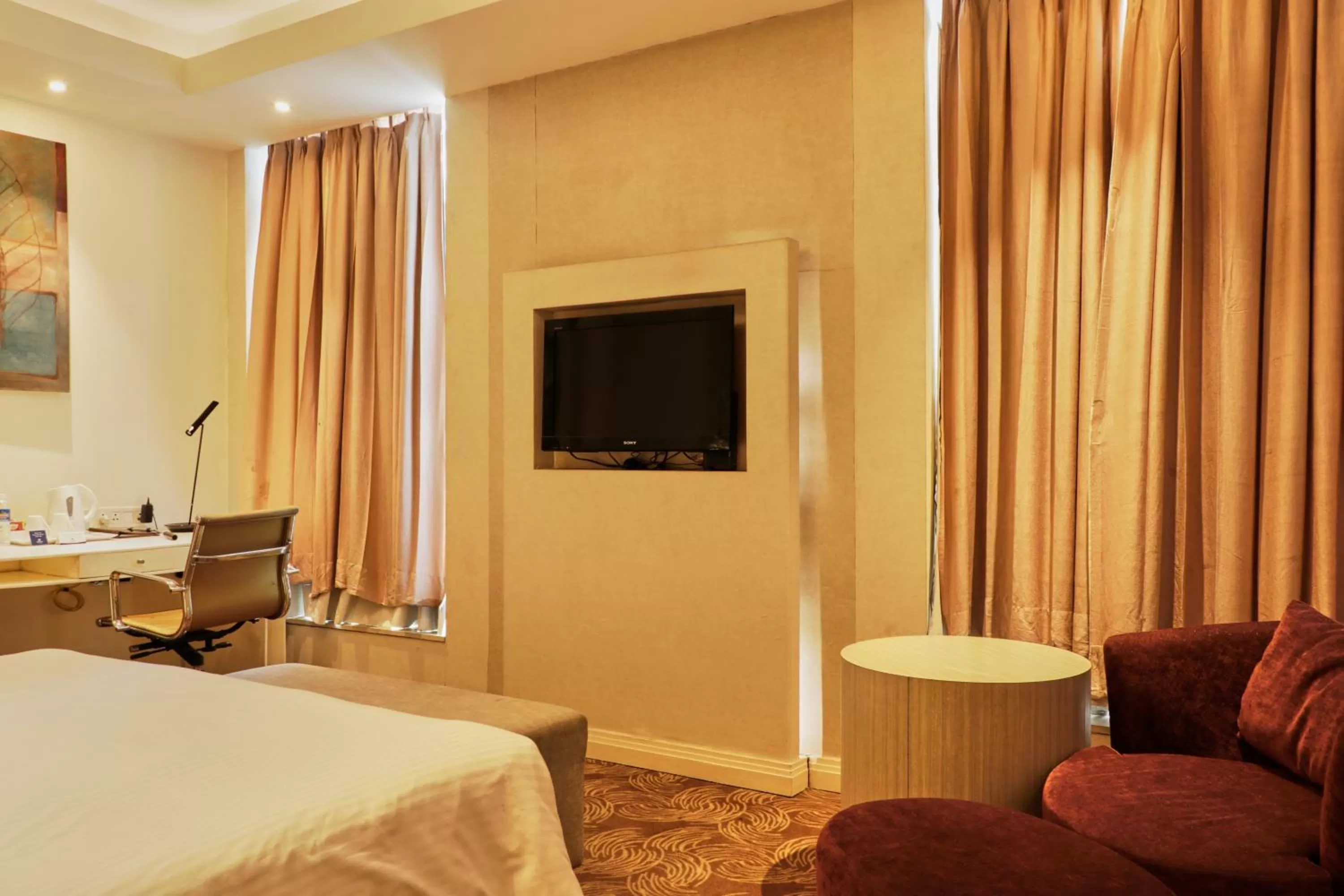 Bed in Park Plaza Faridabad