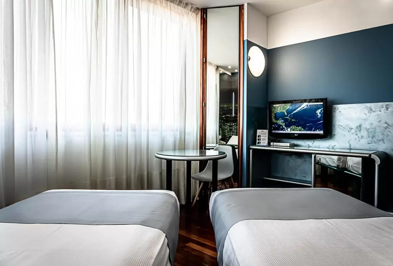 Superior Twin Room in Business Hotel Superior Twin Room in Business Hotel