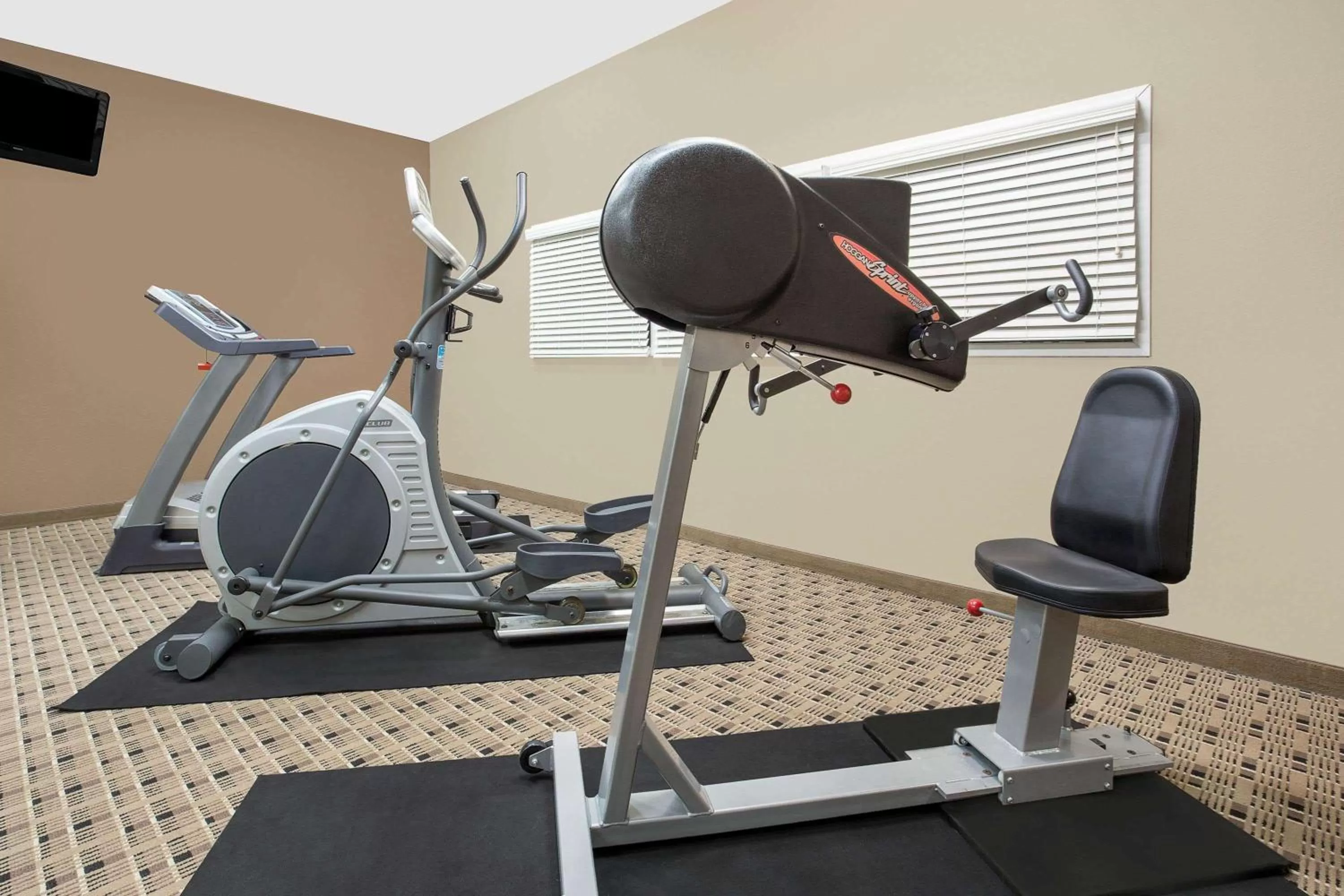 Fitness centre/facilities in Microtel Inn & Suites Mansfield PA