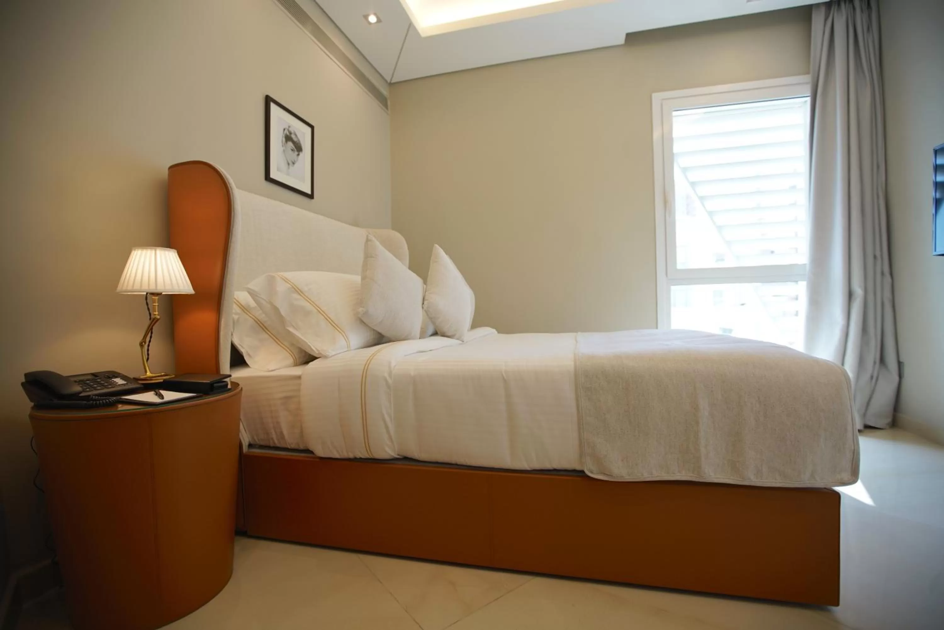 Bedroom, Bed in Royal Tulip Achrafieh