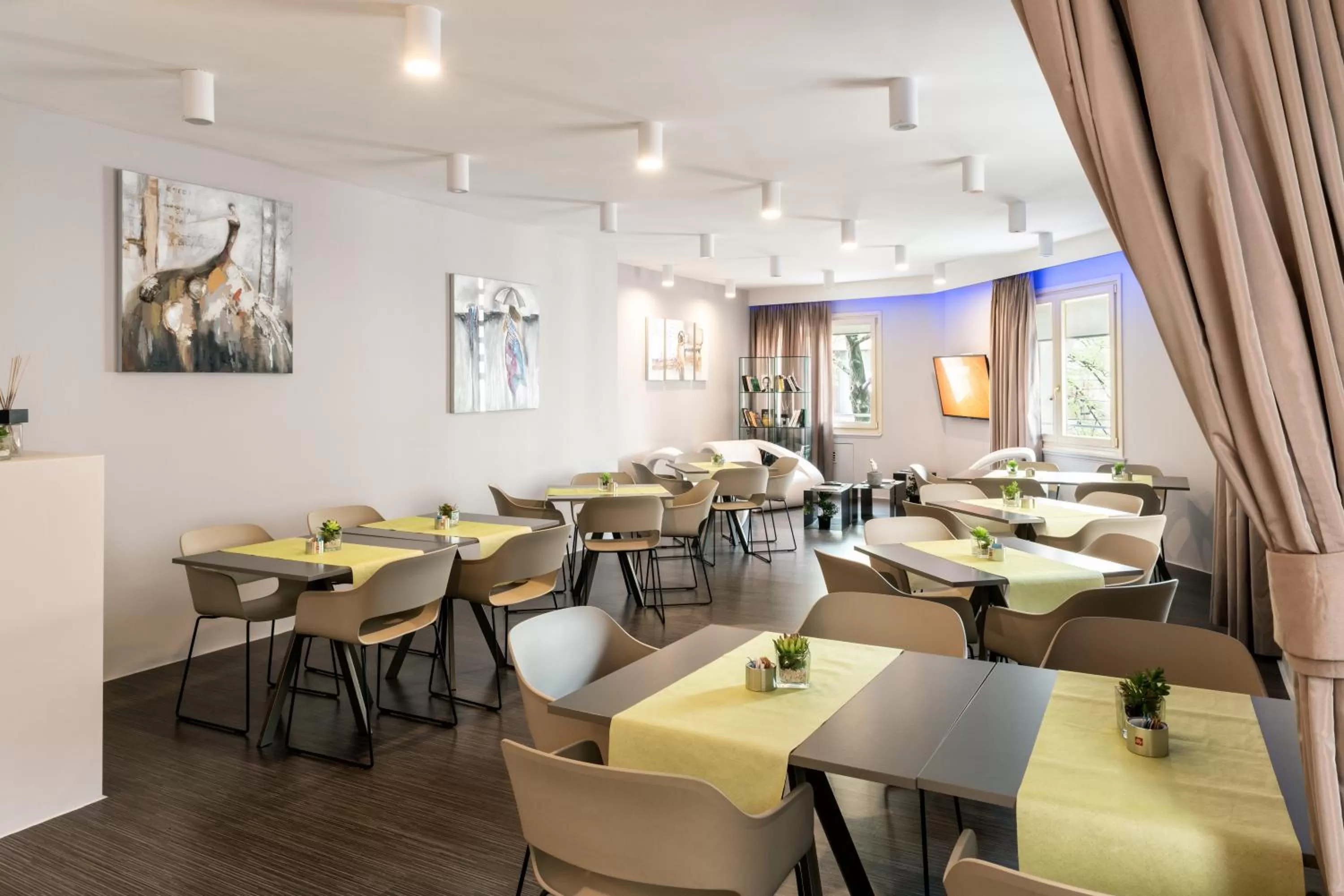 Restaurant/places to eat in Le Camp Suite & Spa