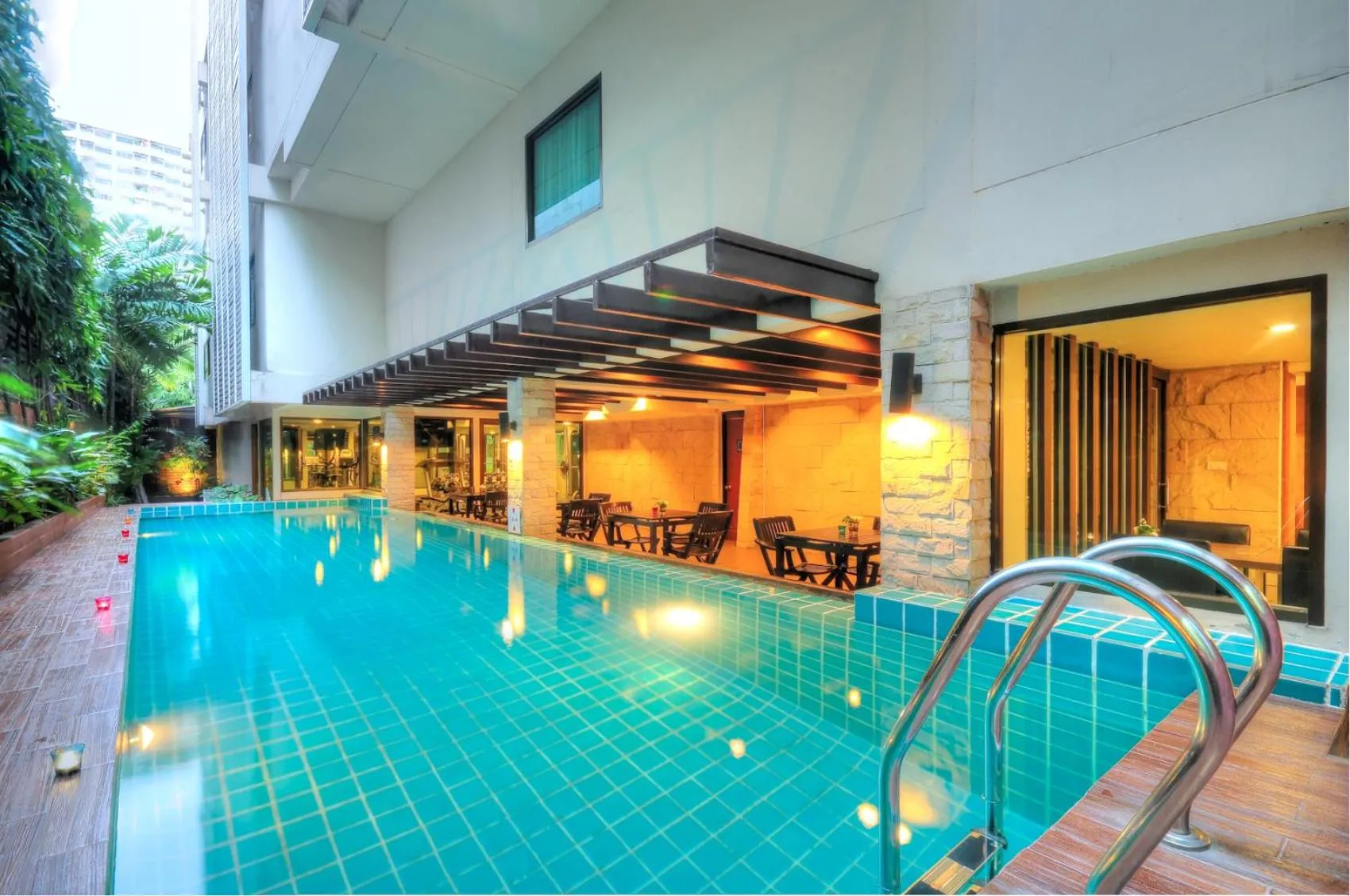 Swimming pool in Aspen Suites Hotel Sukhumvit 2