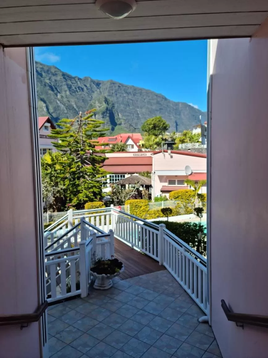 View (from property/room), Mountain View in Hotel Des Neiges