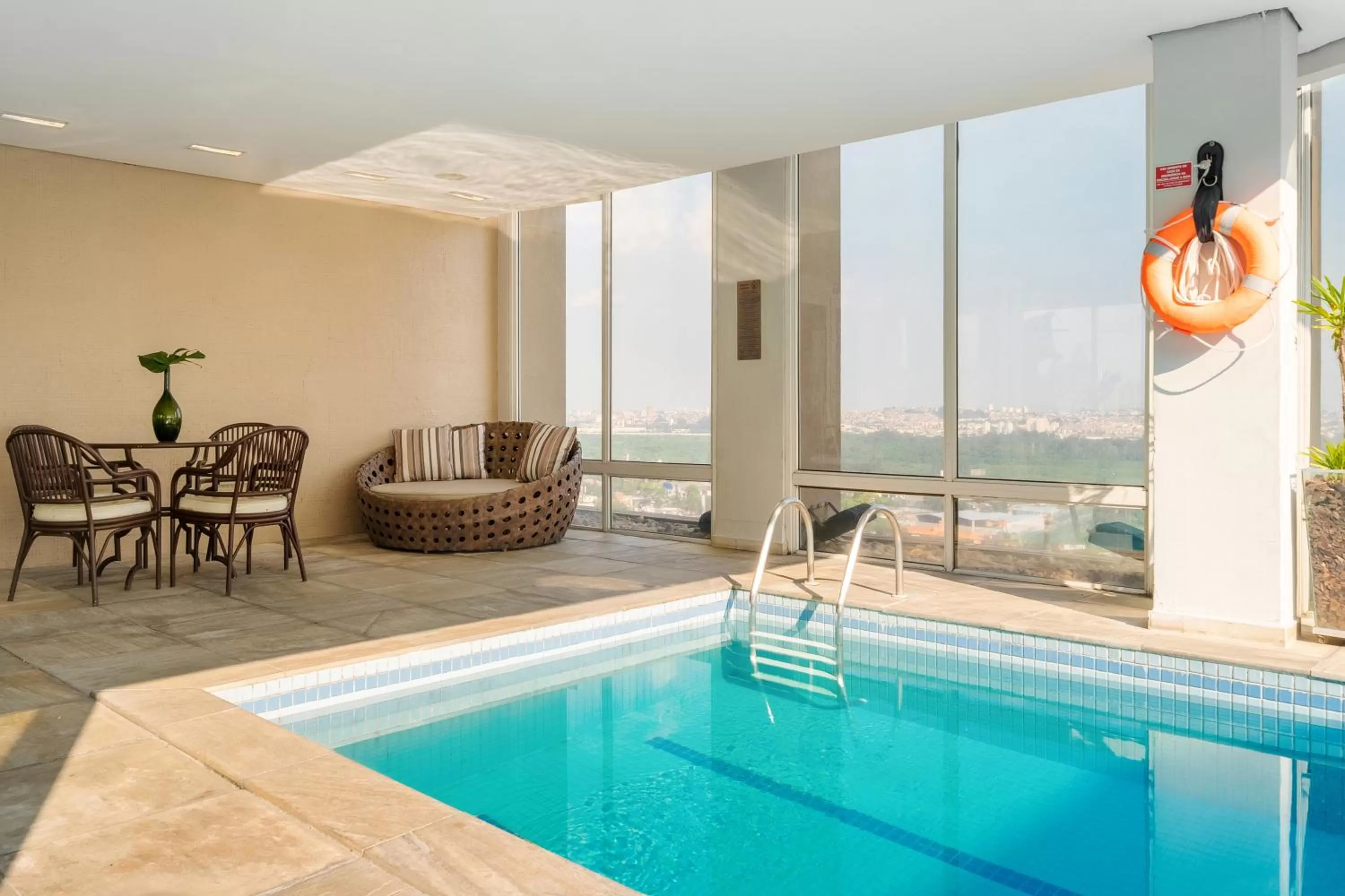 Pool view in Mercure Guarulhos Aeroporto