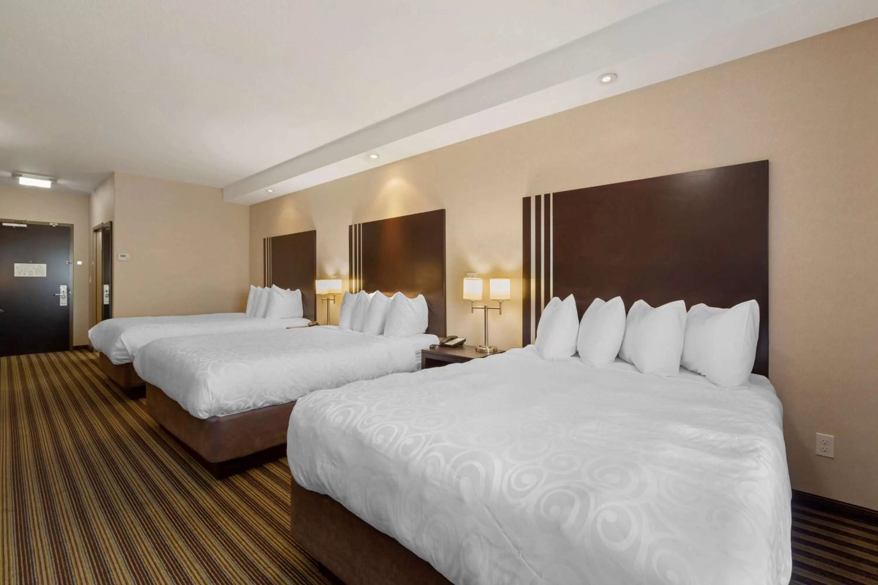 Bedroom, Bed in Best Western Plus Sherwood Park Inn & Suites