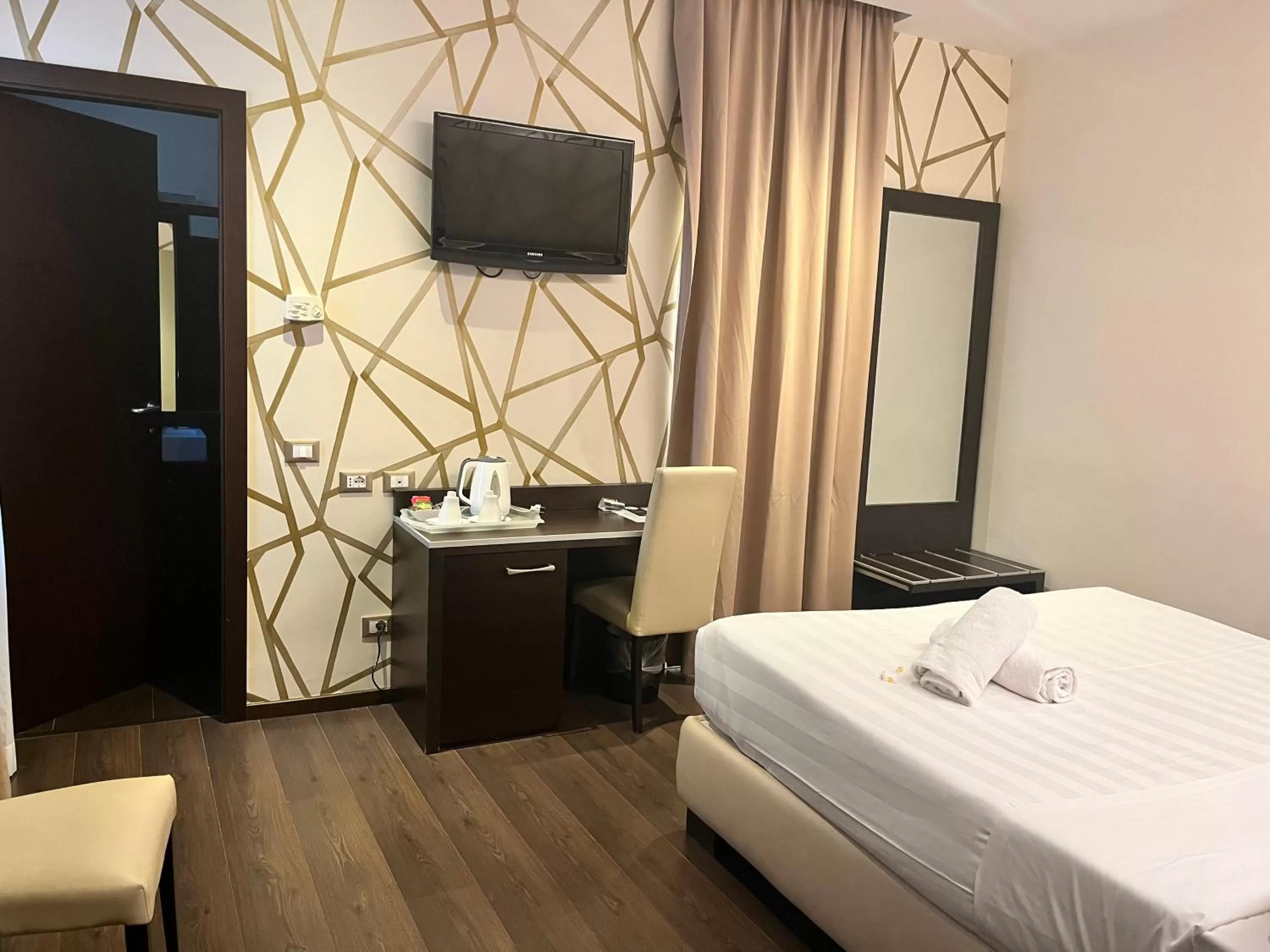 View (from property/room), Bed in Catone District Hotel