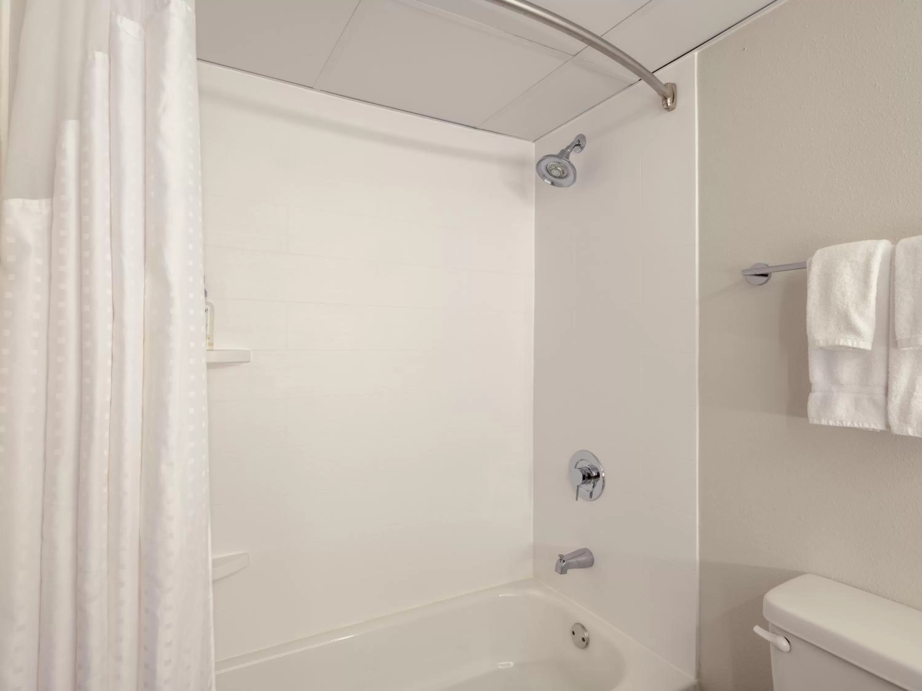 Bath in Holiday Inn Express & Suites Greensboro - I-40 atWendover by IHG