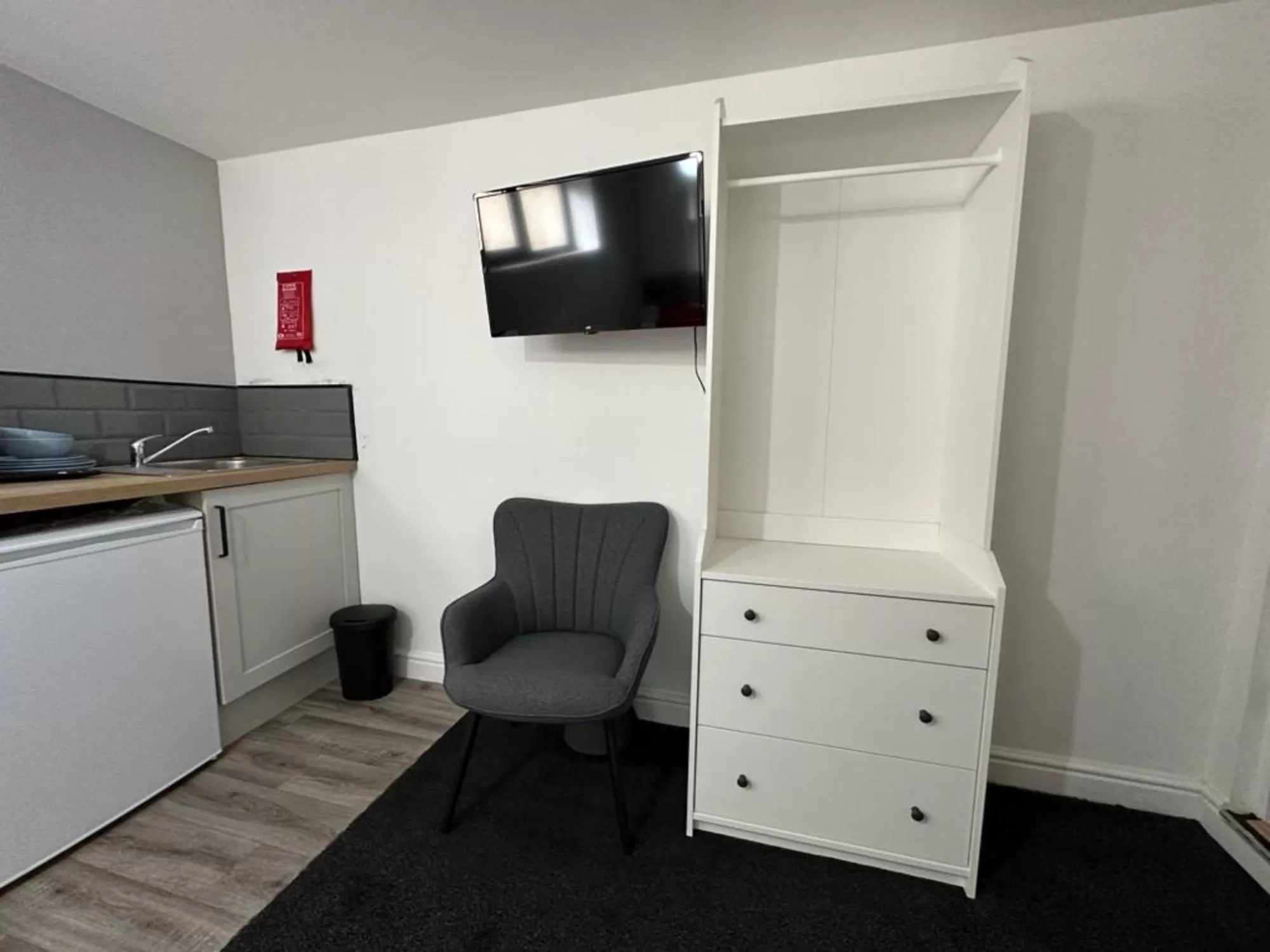TV/Entertainment Center in The Fishpond - Premier Nottingham Studios