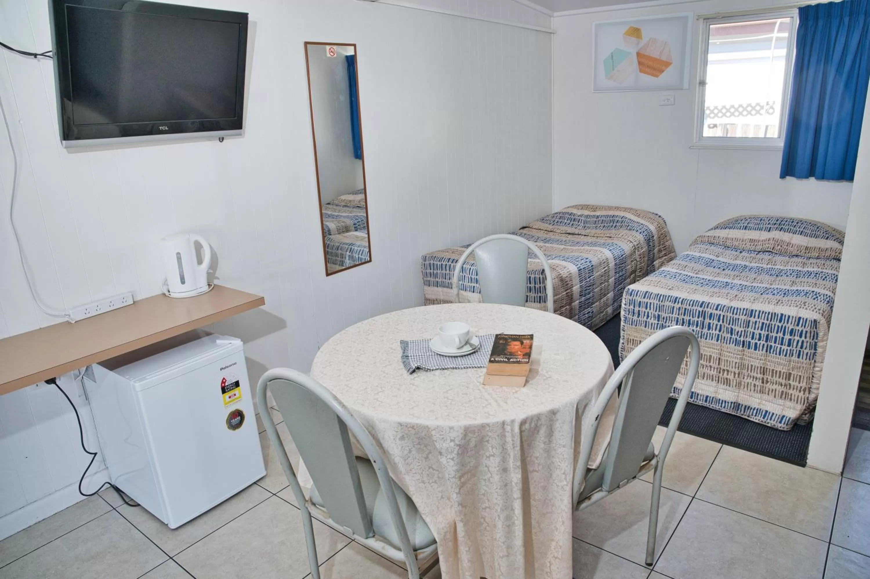 Photo of the whole room, Bed in Motel Myall