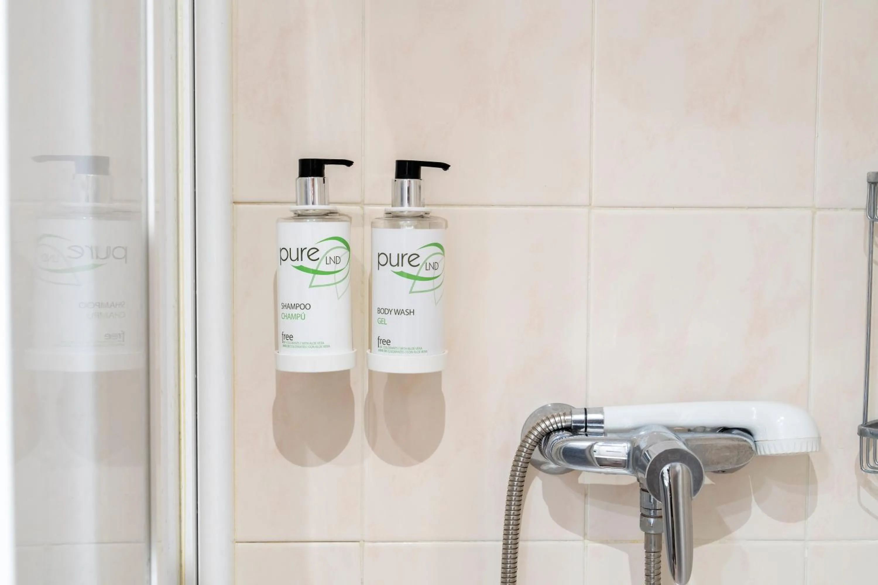 Bathroom in Hostal Ballesta