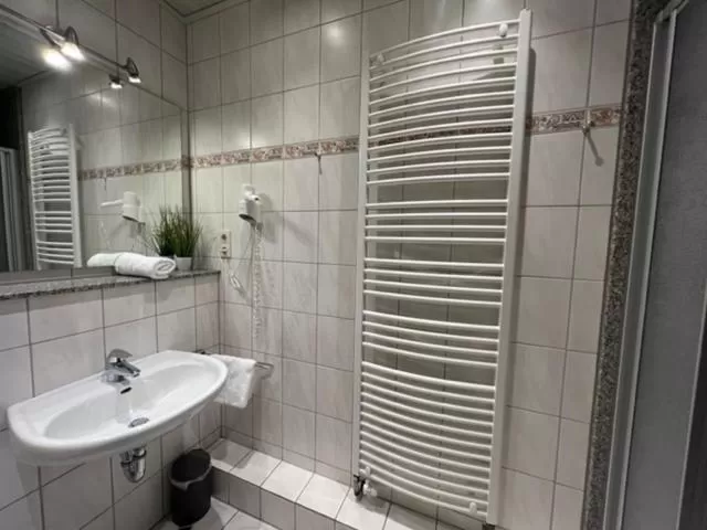 Bathroom in Hotel Rehkitz