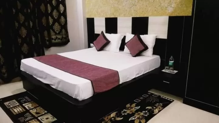 Photo of the whole room, Bed in Rama Grand HS