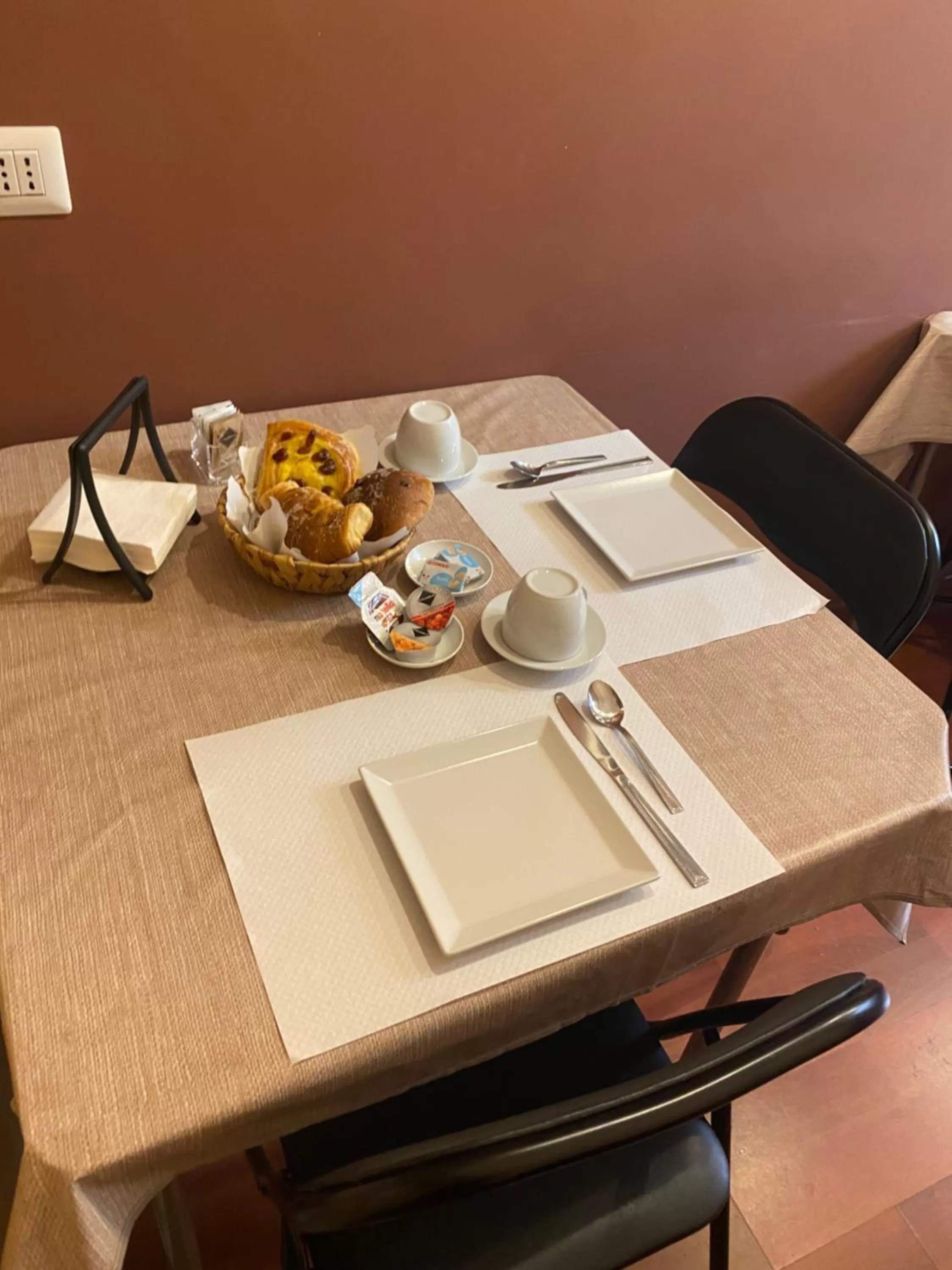 Breakfast in AmareRomaRooms