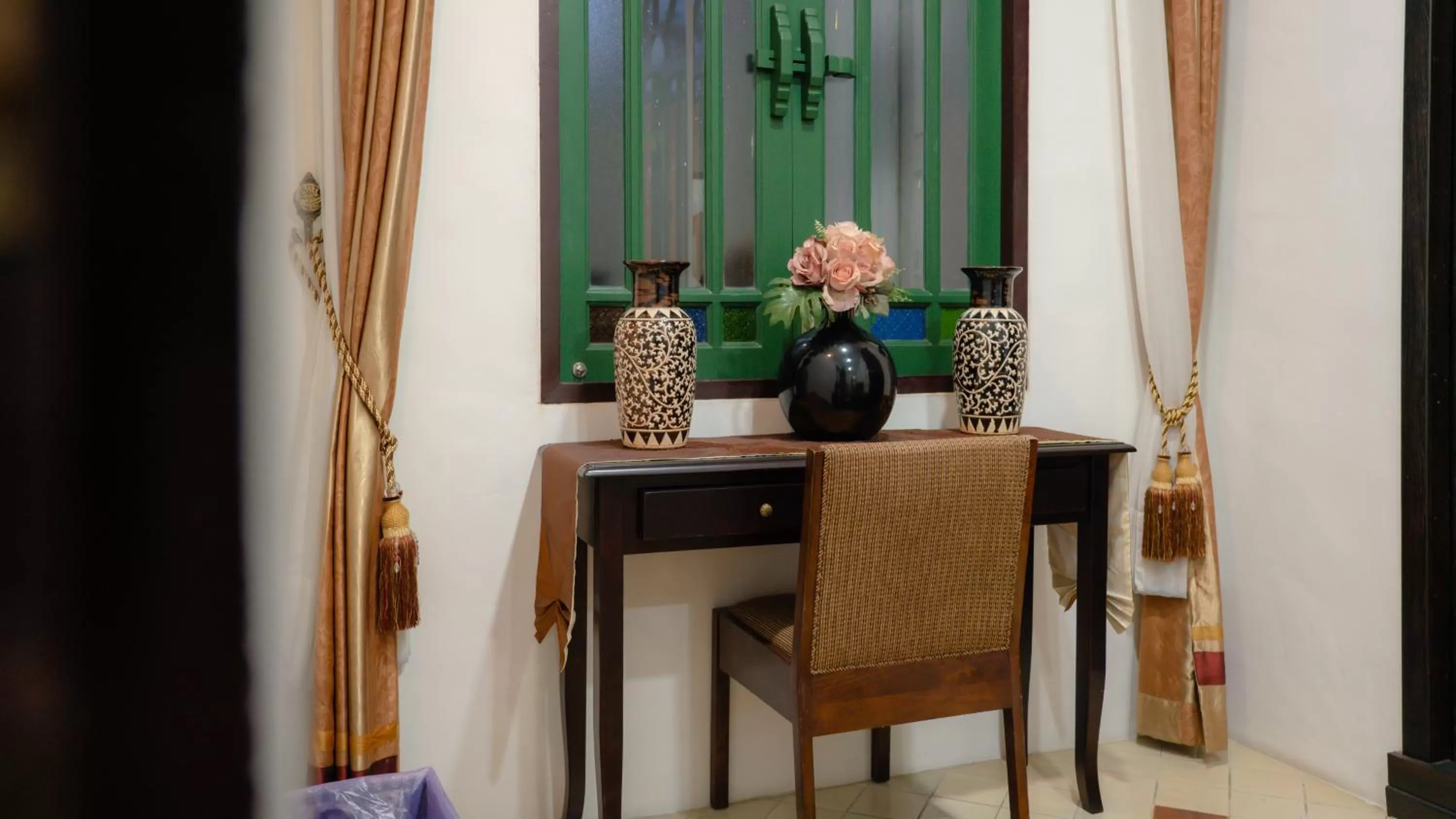 Decorative detail, TV/Entertainment Center in Cheva Gallery Boutique Hotel