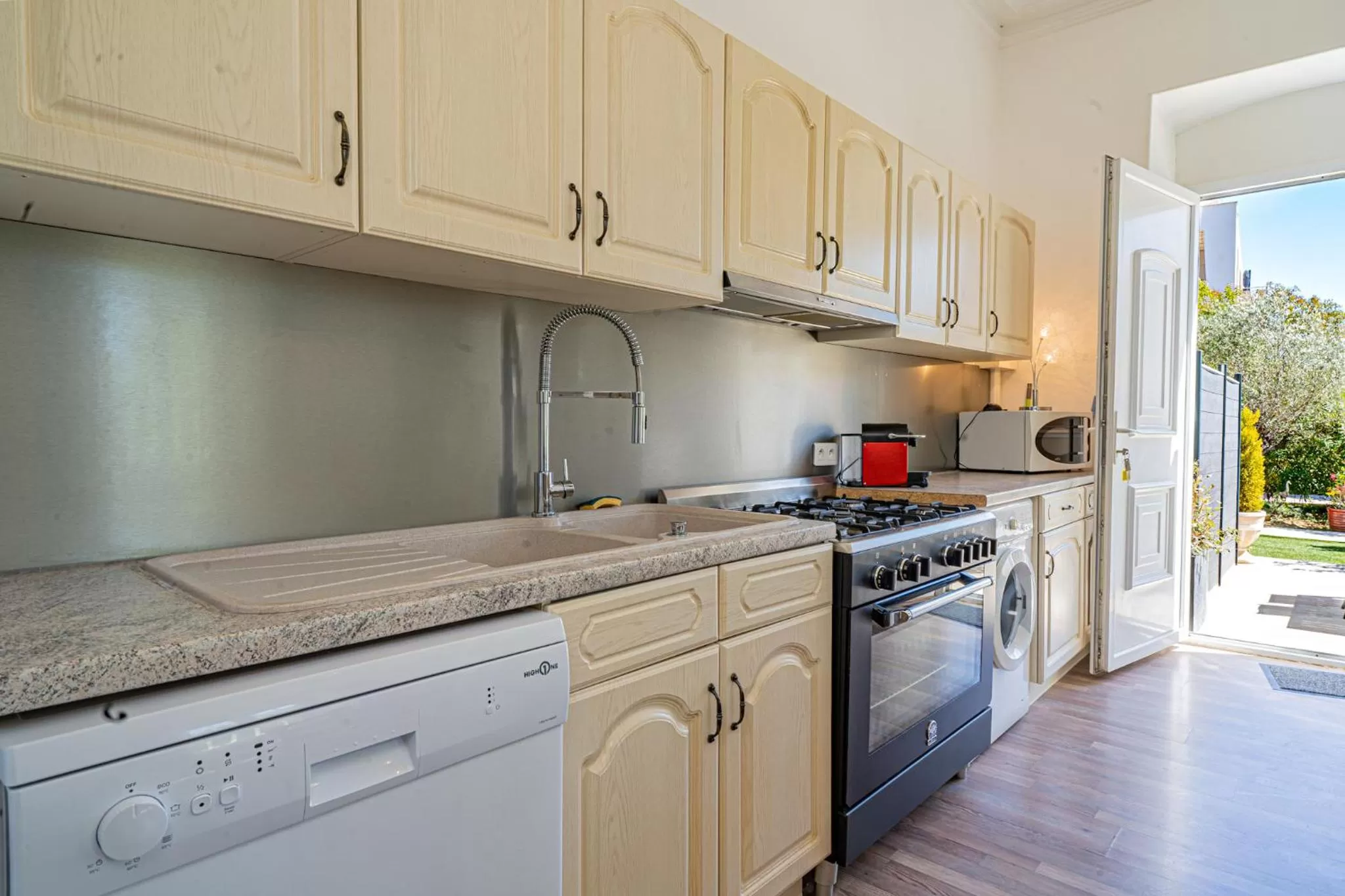 Property building in Domaine de l'Aufrene