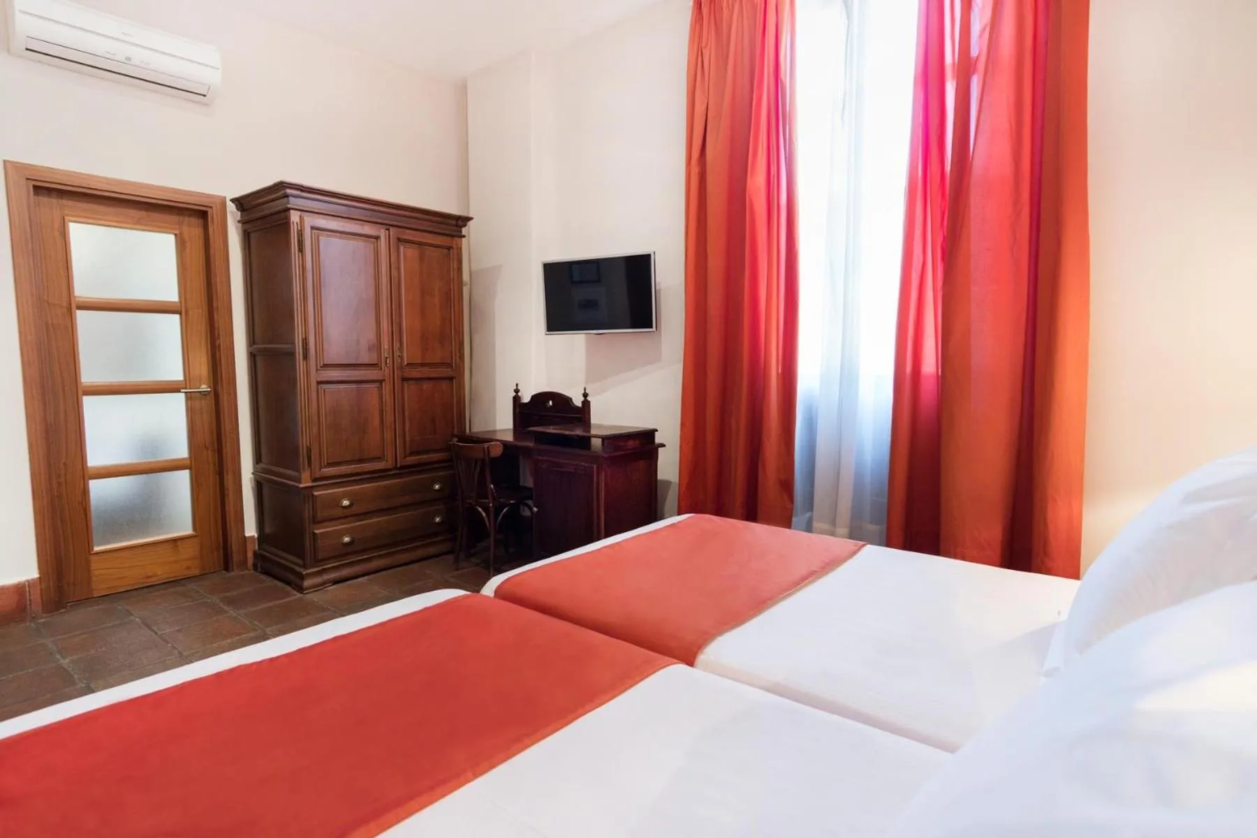 Photo of the whole room, Bed in Casa Palacio Pilar del Toro