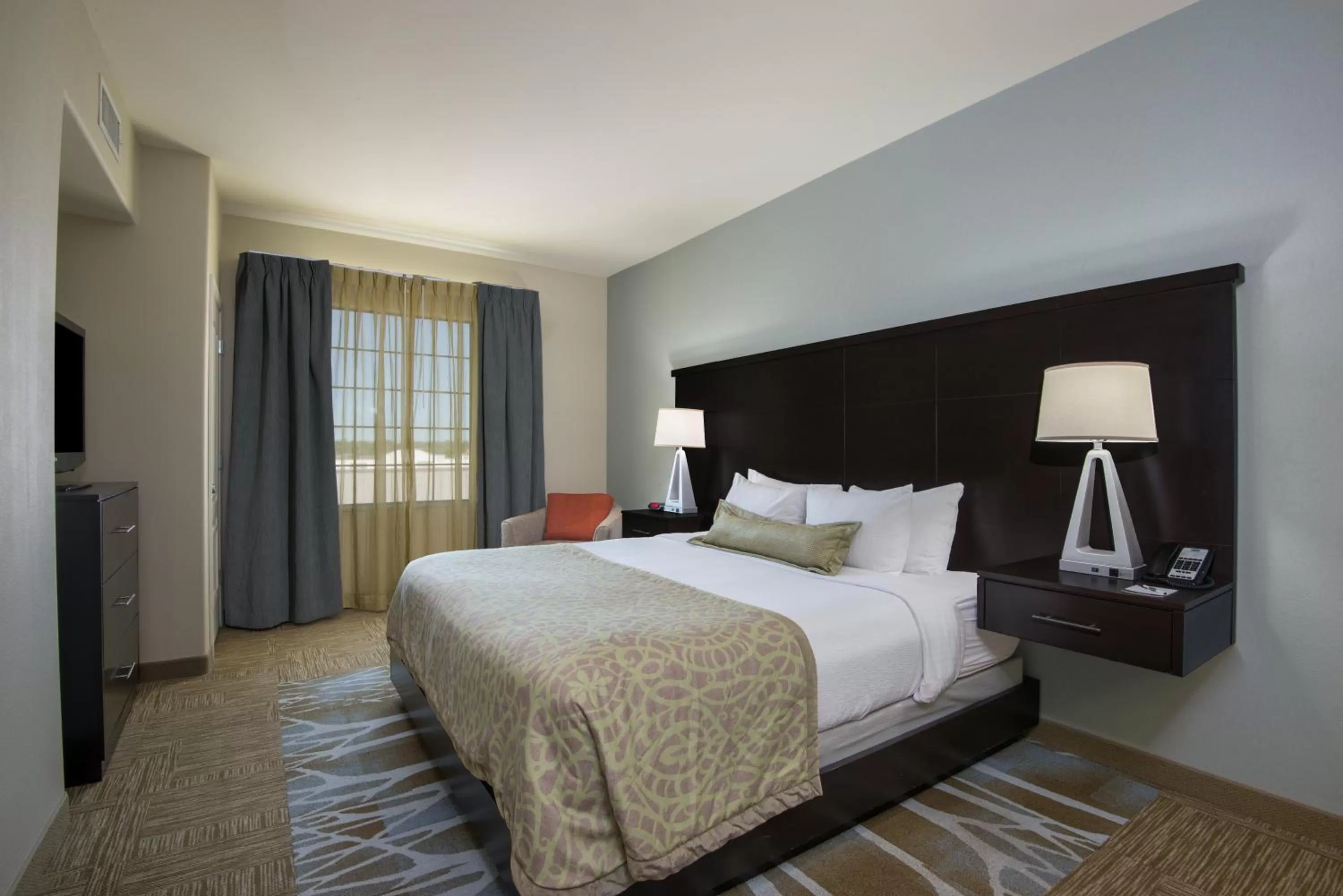 Photo of the whole room, Bed in Staybridge Suites Amarillo Western Crossing by IHG
