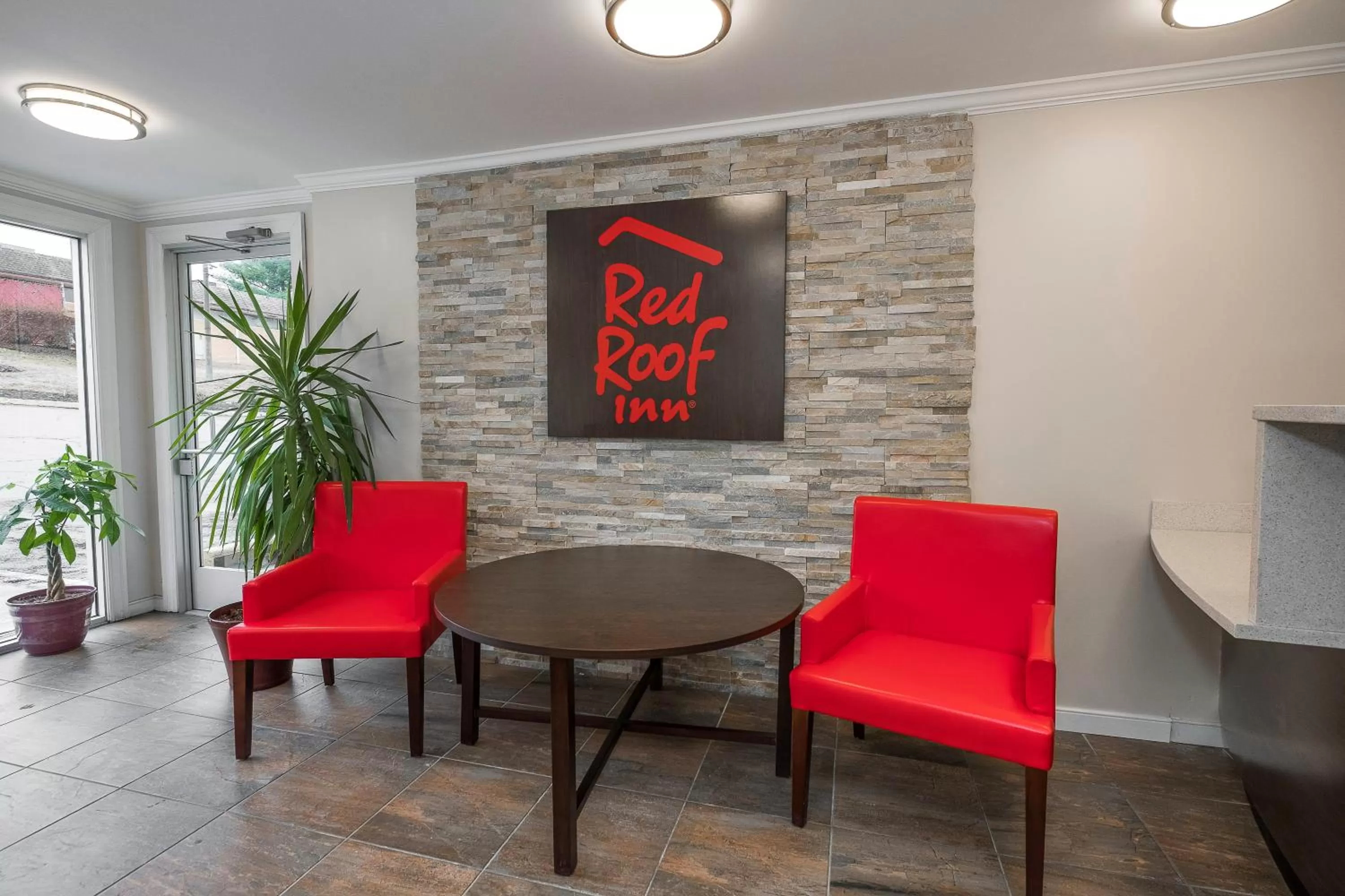 Lobby or reception in Red Roof Inn Fredericksburg North