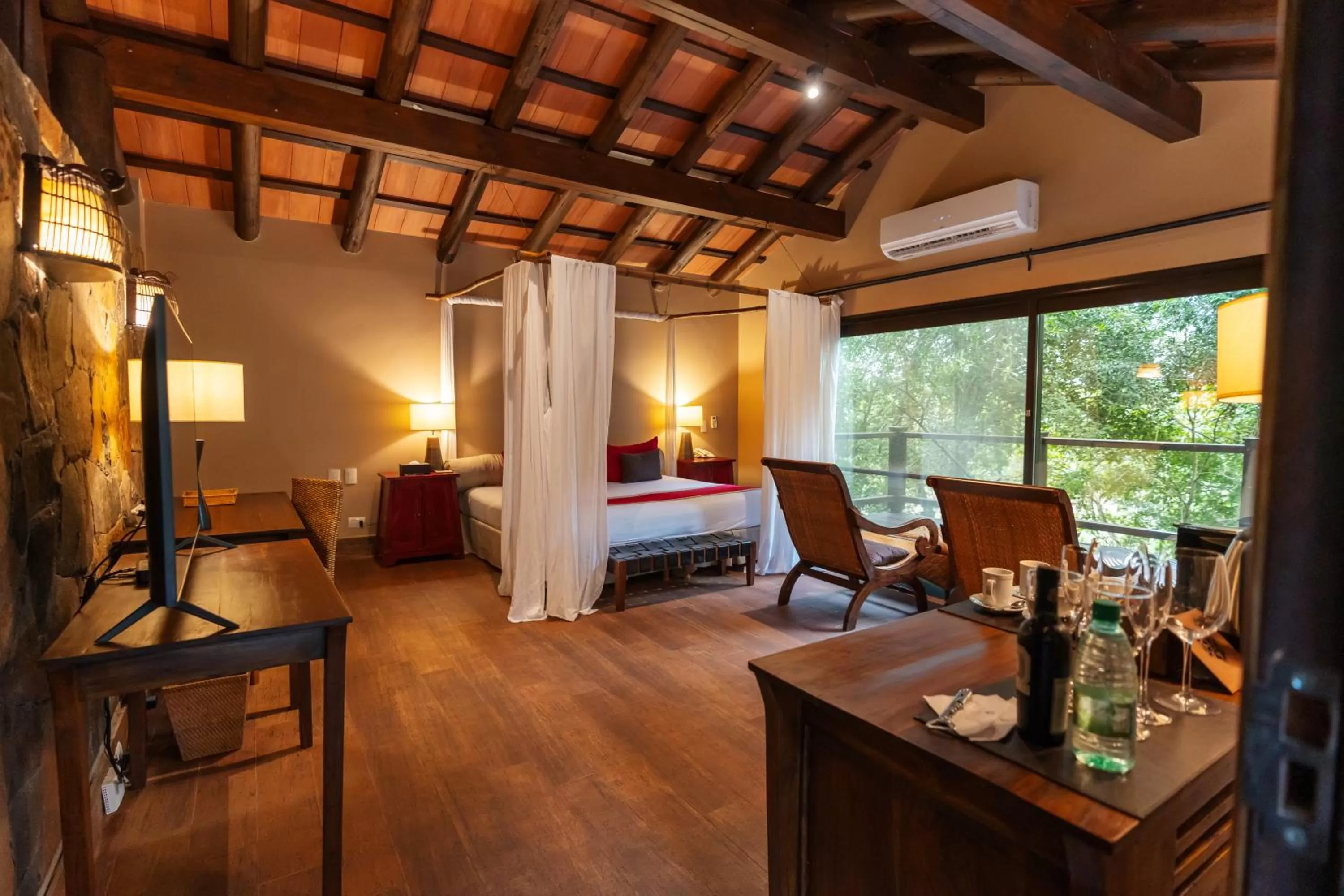 Bed in Loi Suites Iguazu Hotel