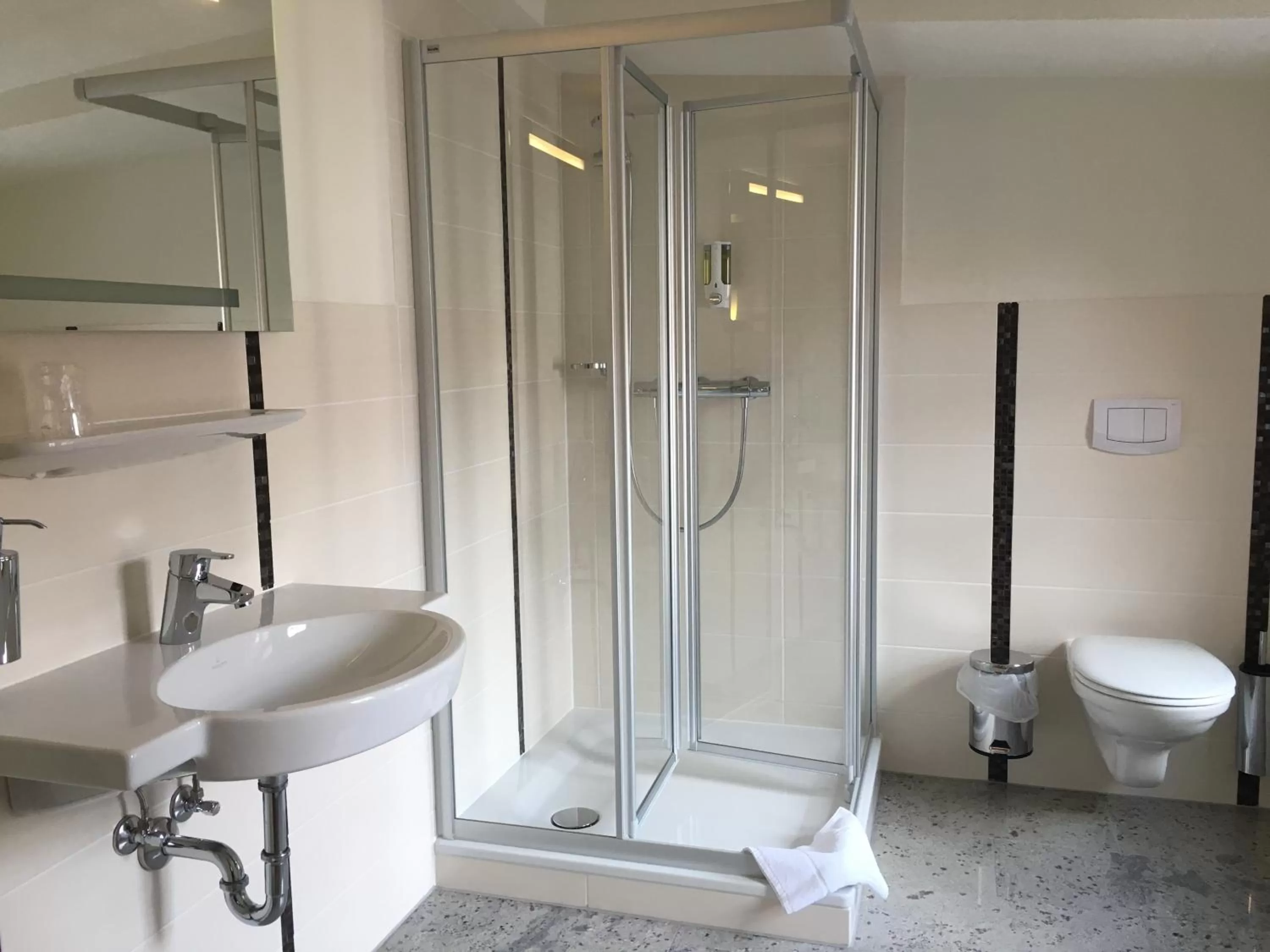 Bathroom in Fachwerk-Hotel Eisenbart