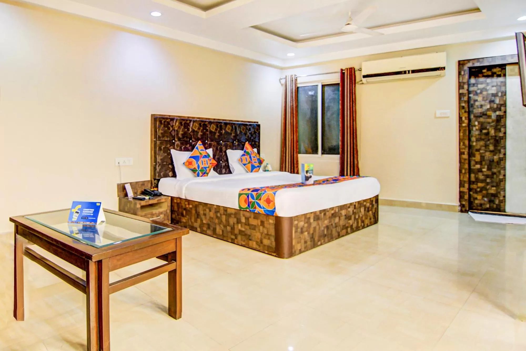 Bedroom, Bed in Via CT Palace