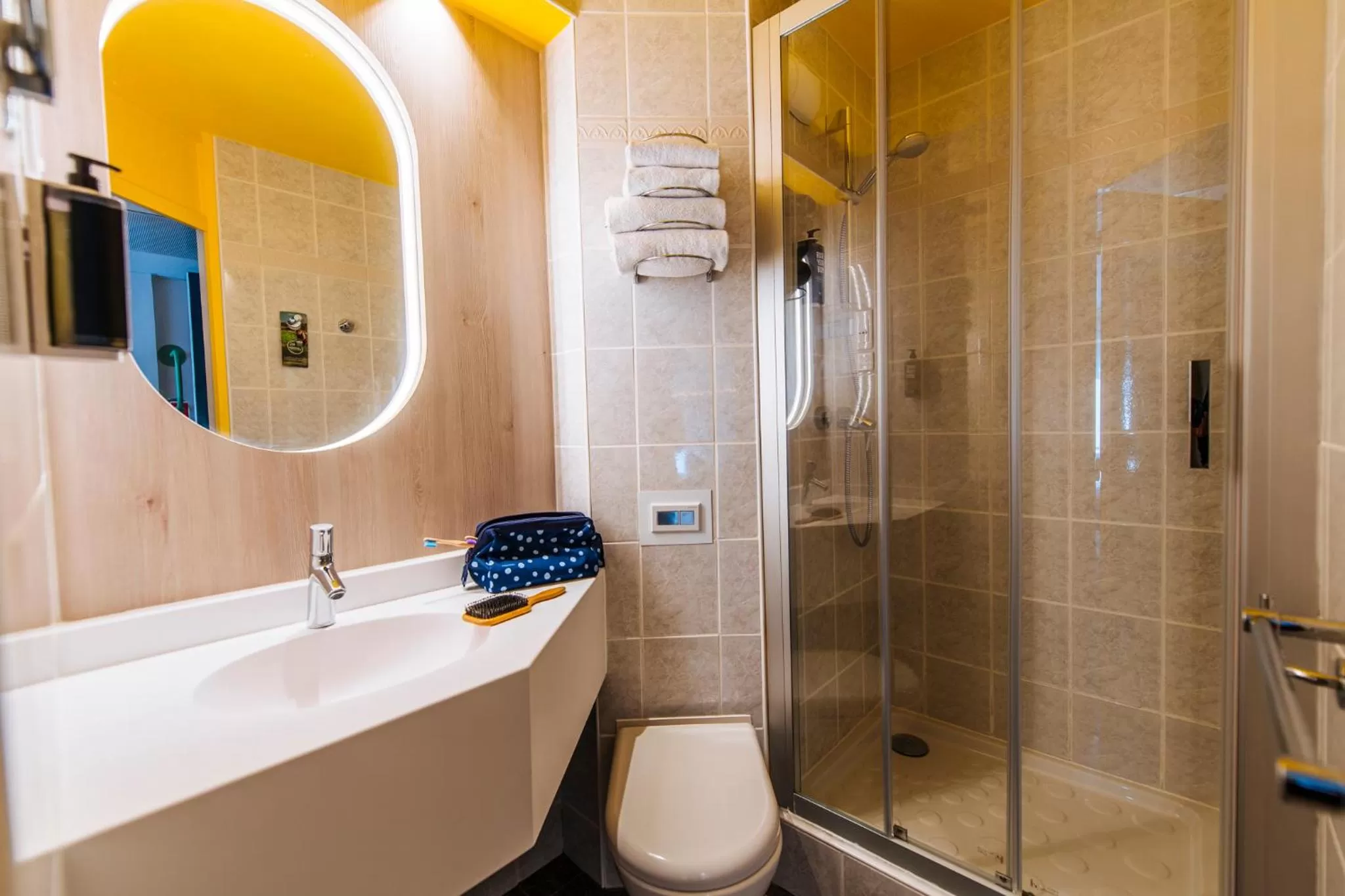 Bathroom in ibis Styles Antibes