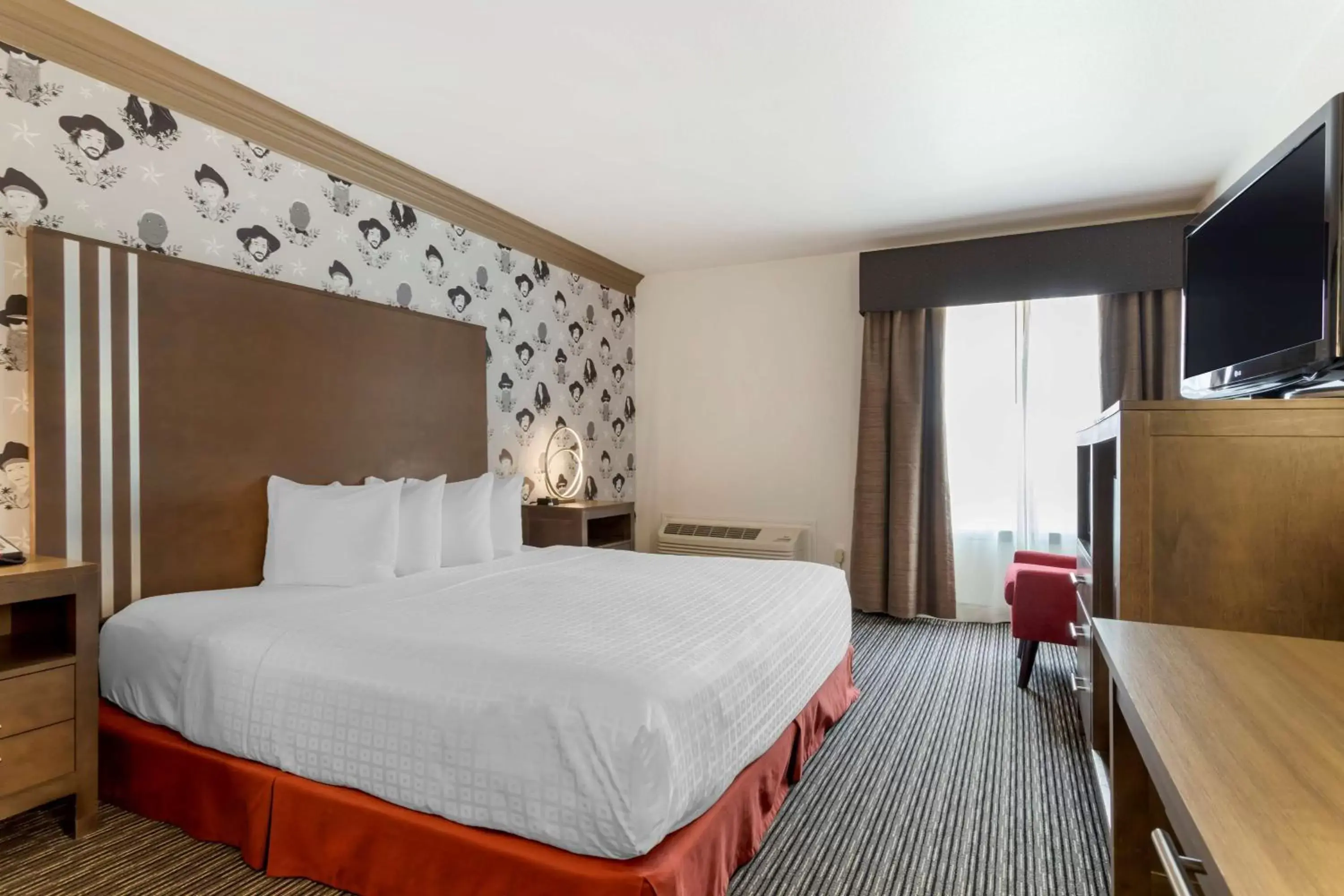 King Room with Roll-In Shower - Disability Access in Aiden by Best Western @ Austin City Hotel King Room with Roll-In Shower - Disability Access in Aiden by Best Western @ Austin City Hotel