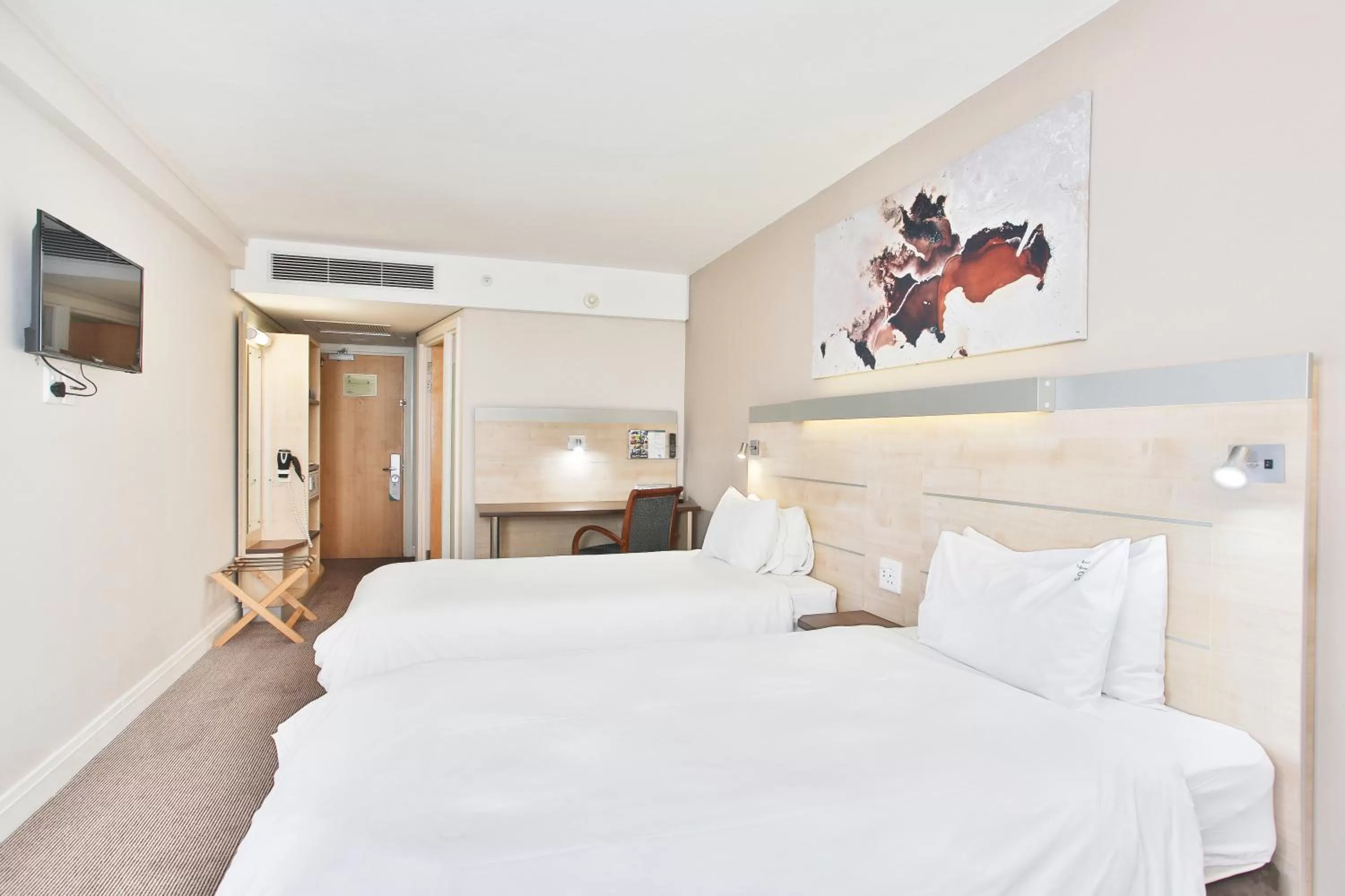 Bedroom, Bed in RH Hotel & Apartments - Pretoria