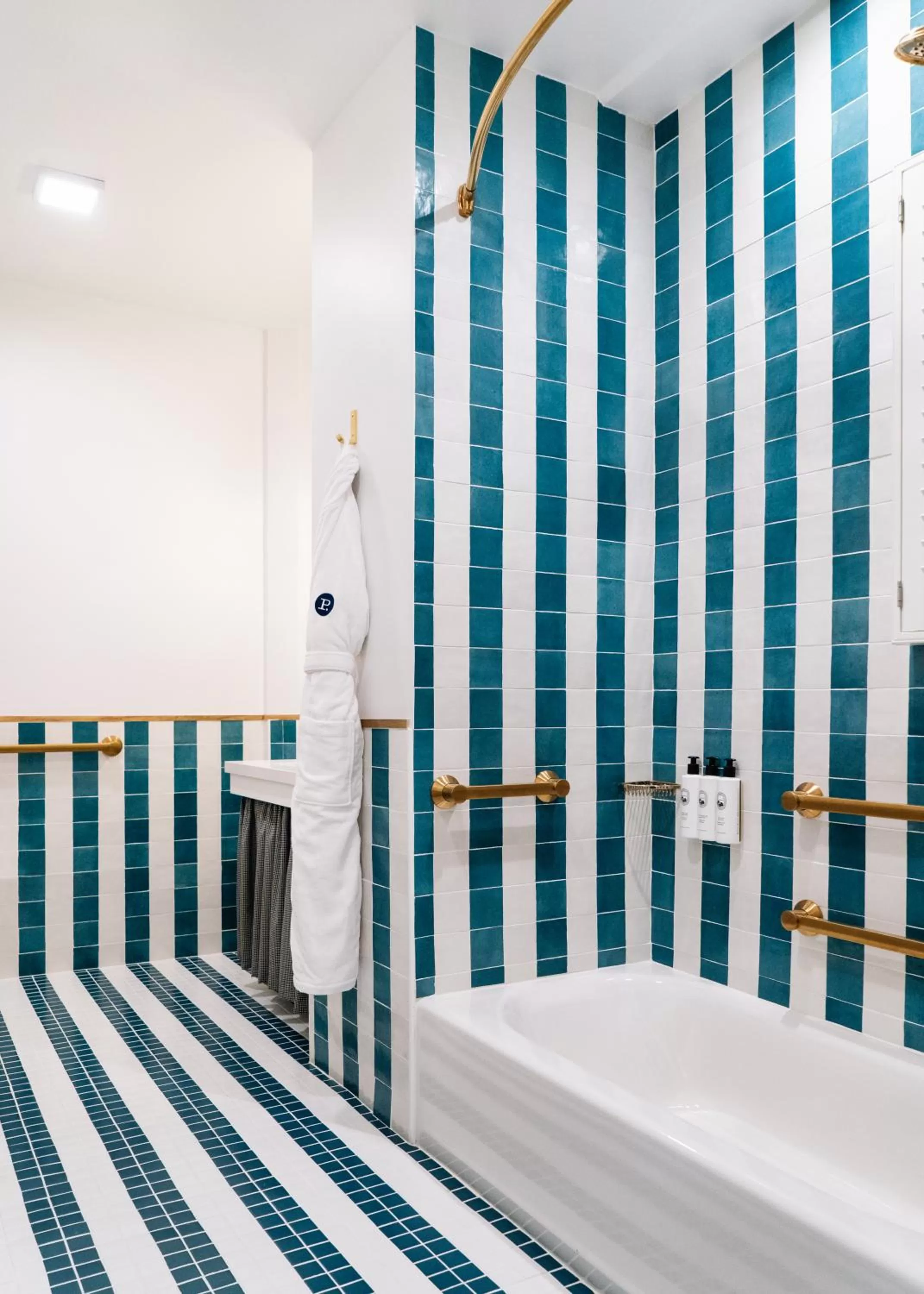 Bathroom in Palihotel San Diego Gaslamp Quarter