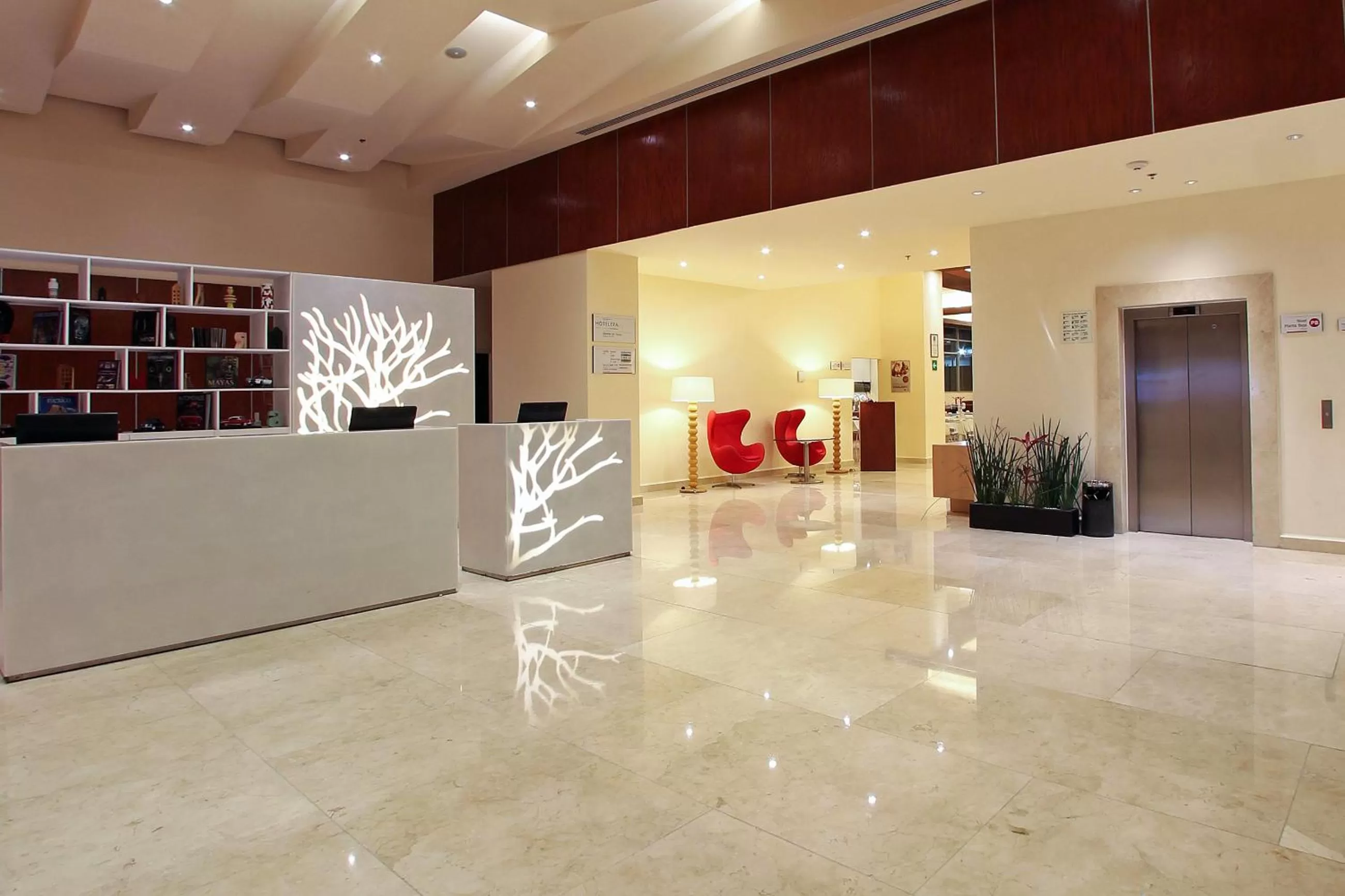Lobby or reception in Hotel Opus Grand Toluca Aeropuerto