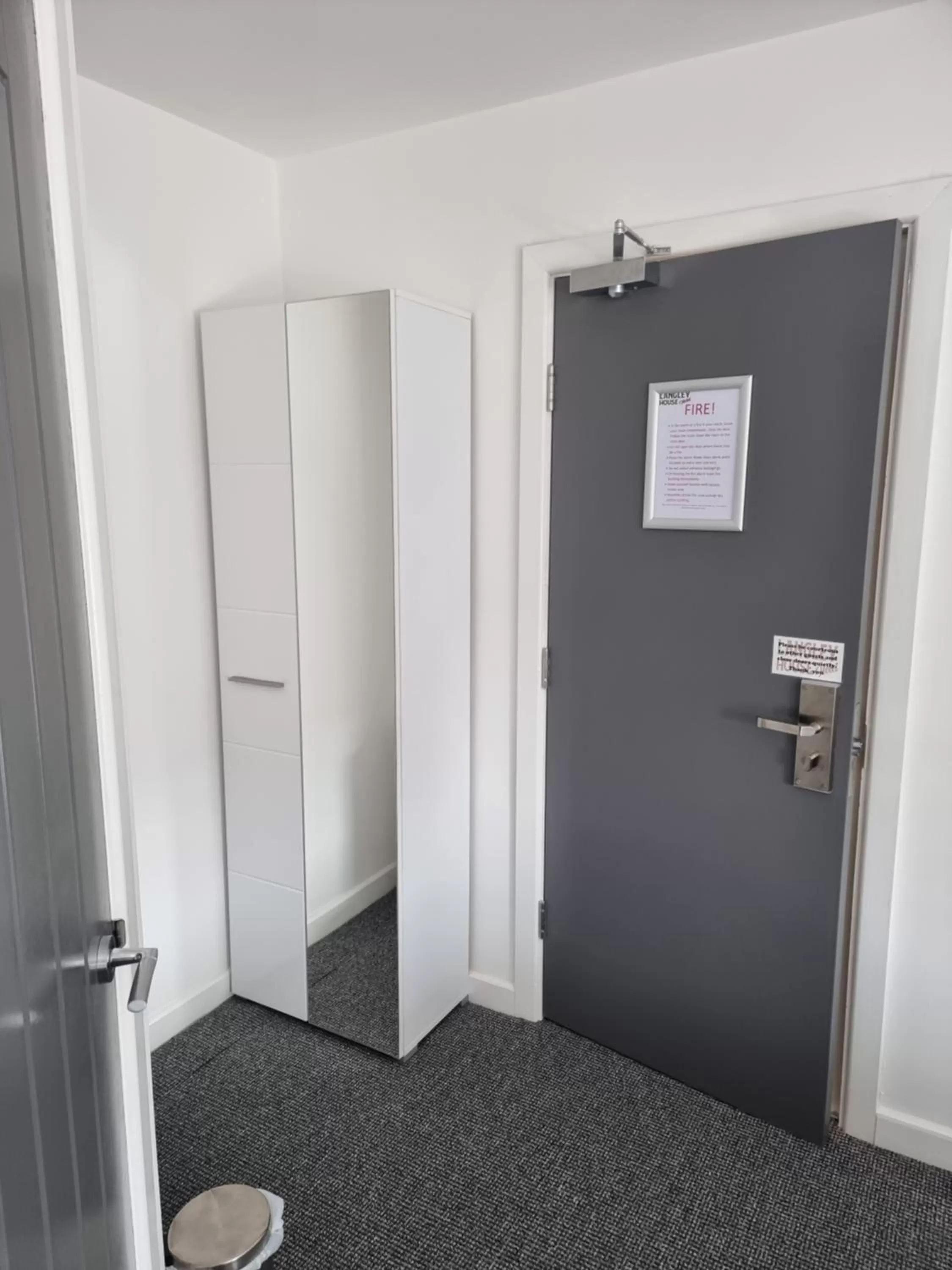 wardrobe, Bathroom in Langley House Hotel