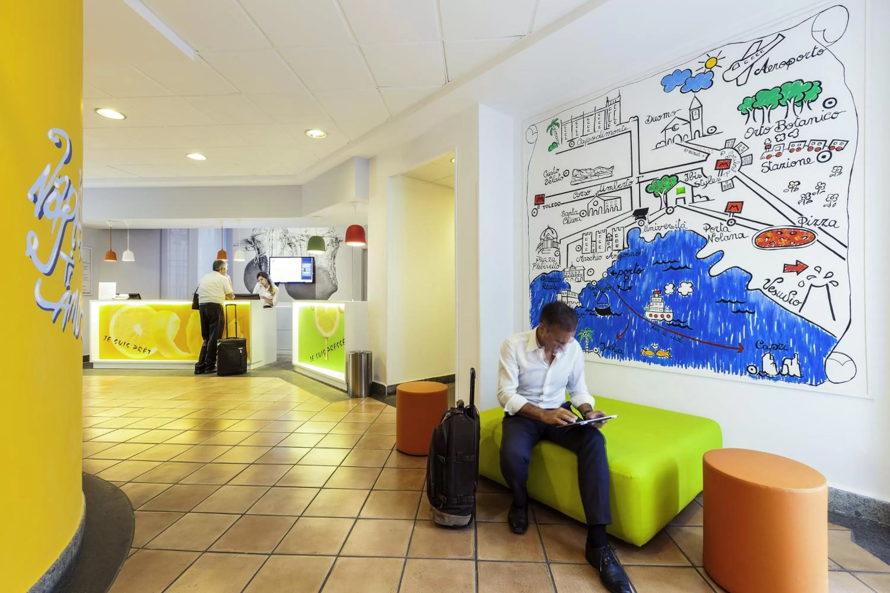 Lobby or reception in Ibis Styles Napoli Garibaldi