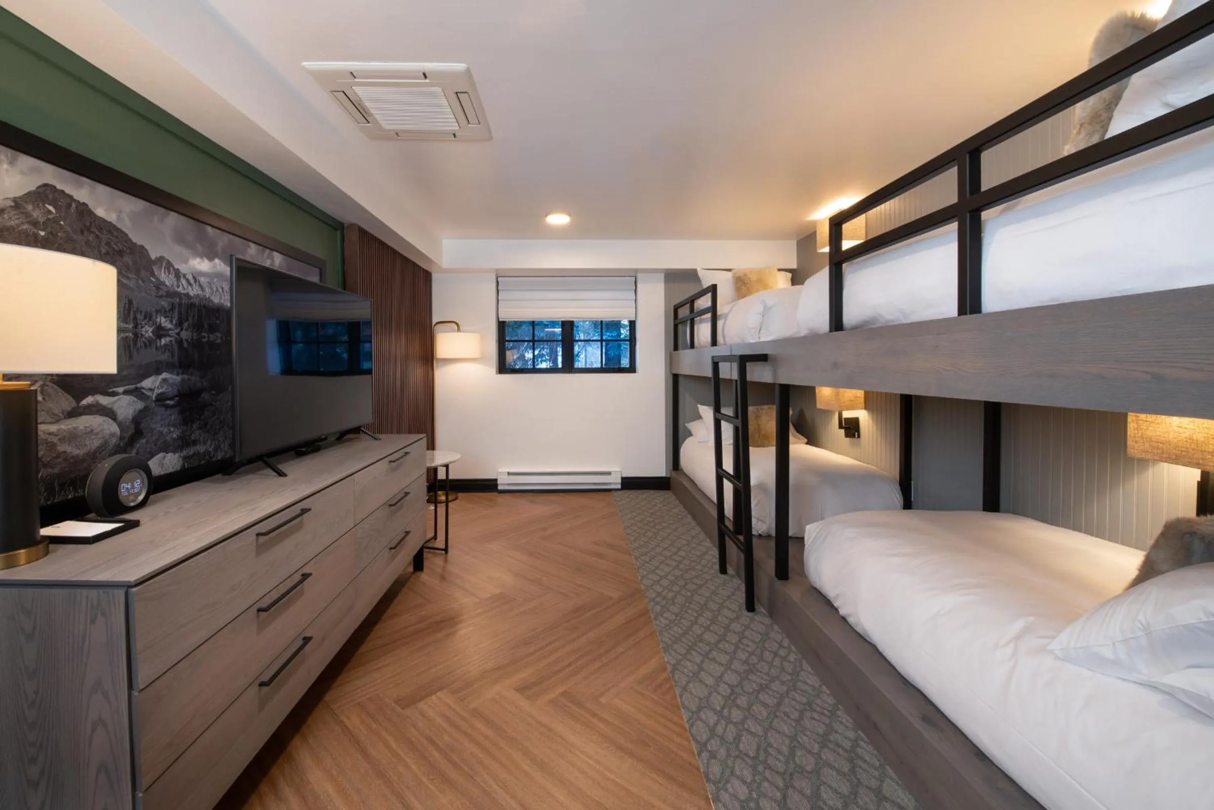 bunk bed, Bed in Gravity Haus Vail