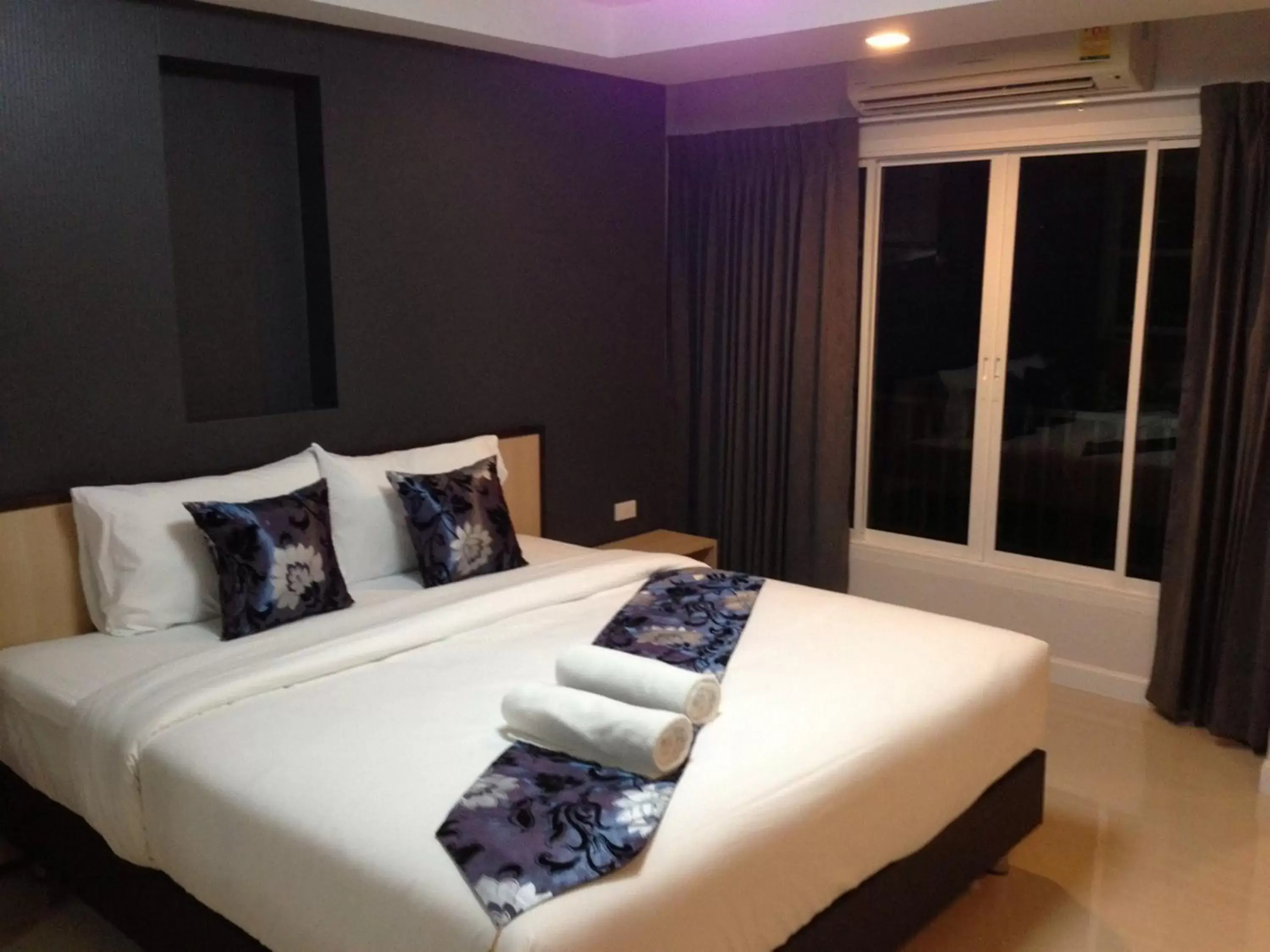 One-Bedroom Suite in The Aim Sathorn Hotel One-Bedroom Suite in The Aim Sathorn Hotel