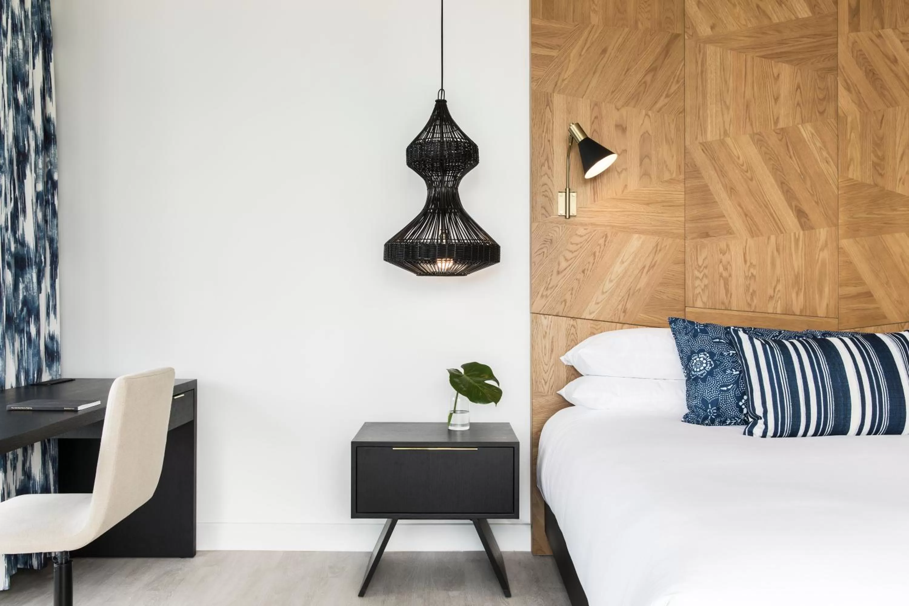 Photo of the whole room, Bed in Kimpton Angler’s Hotel South Beach by IHG