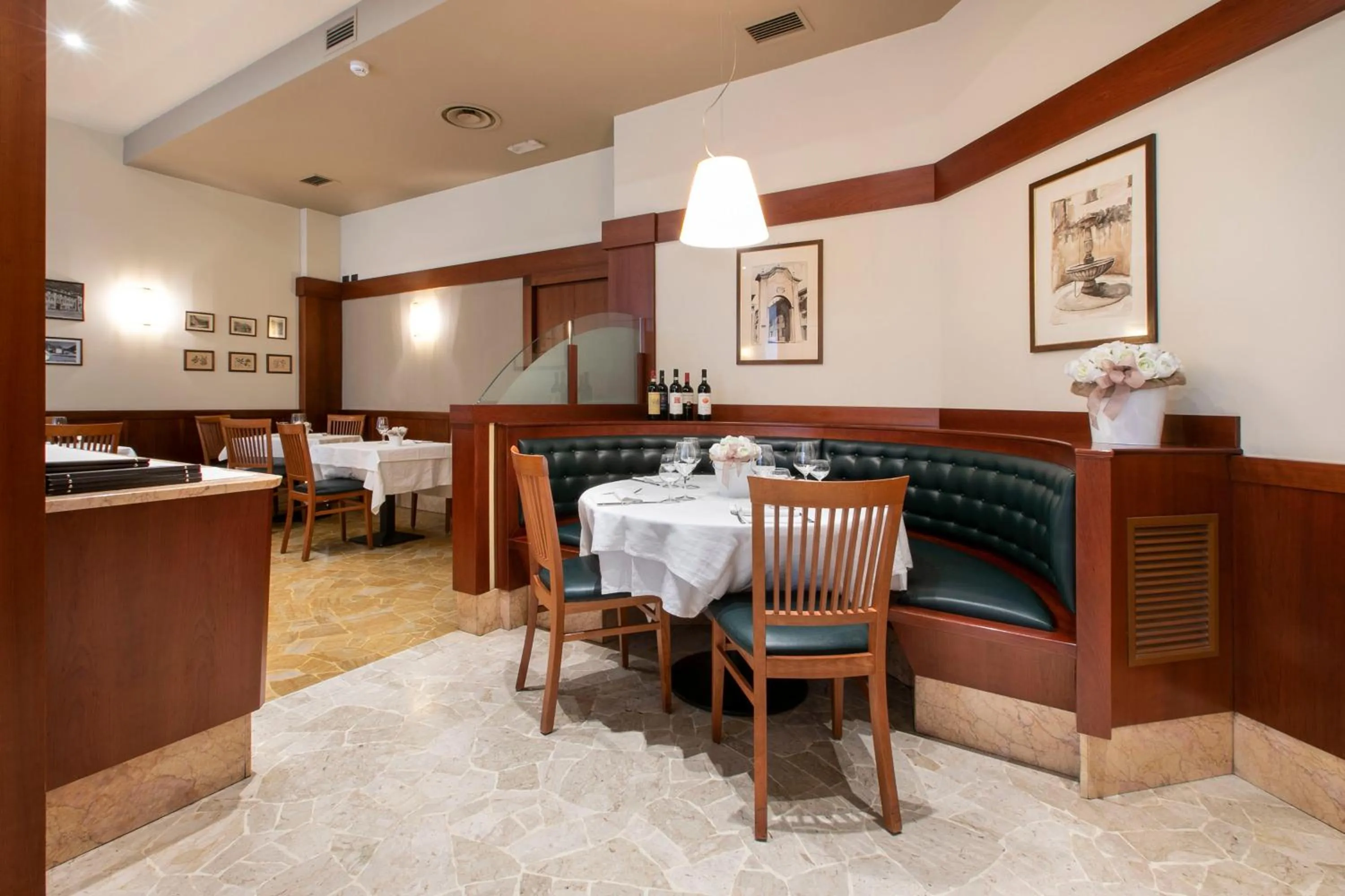 Restaurant/places to eat in Hotel Conradi