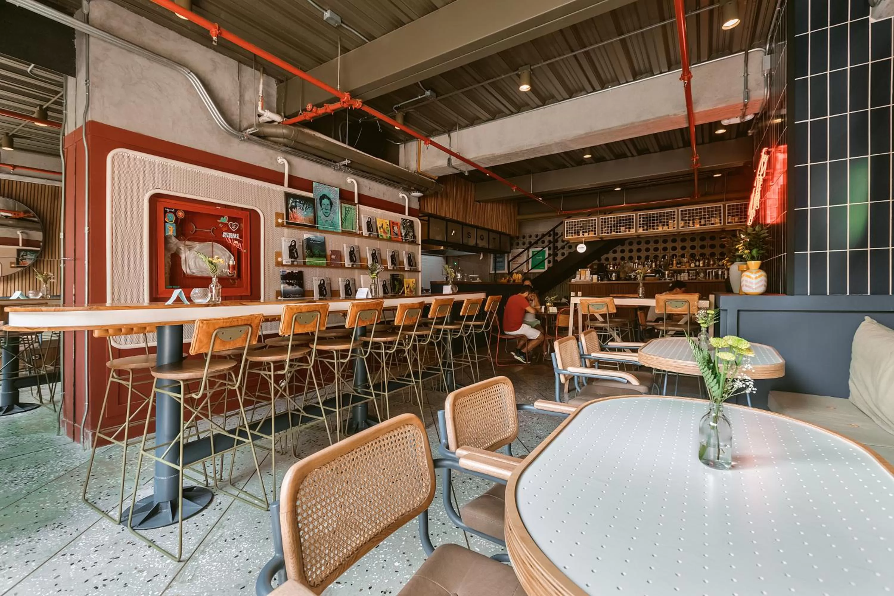 Restaurant/places to eat in The Somos Beats Hotel & Rooftop