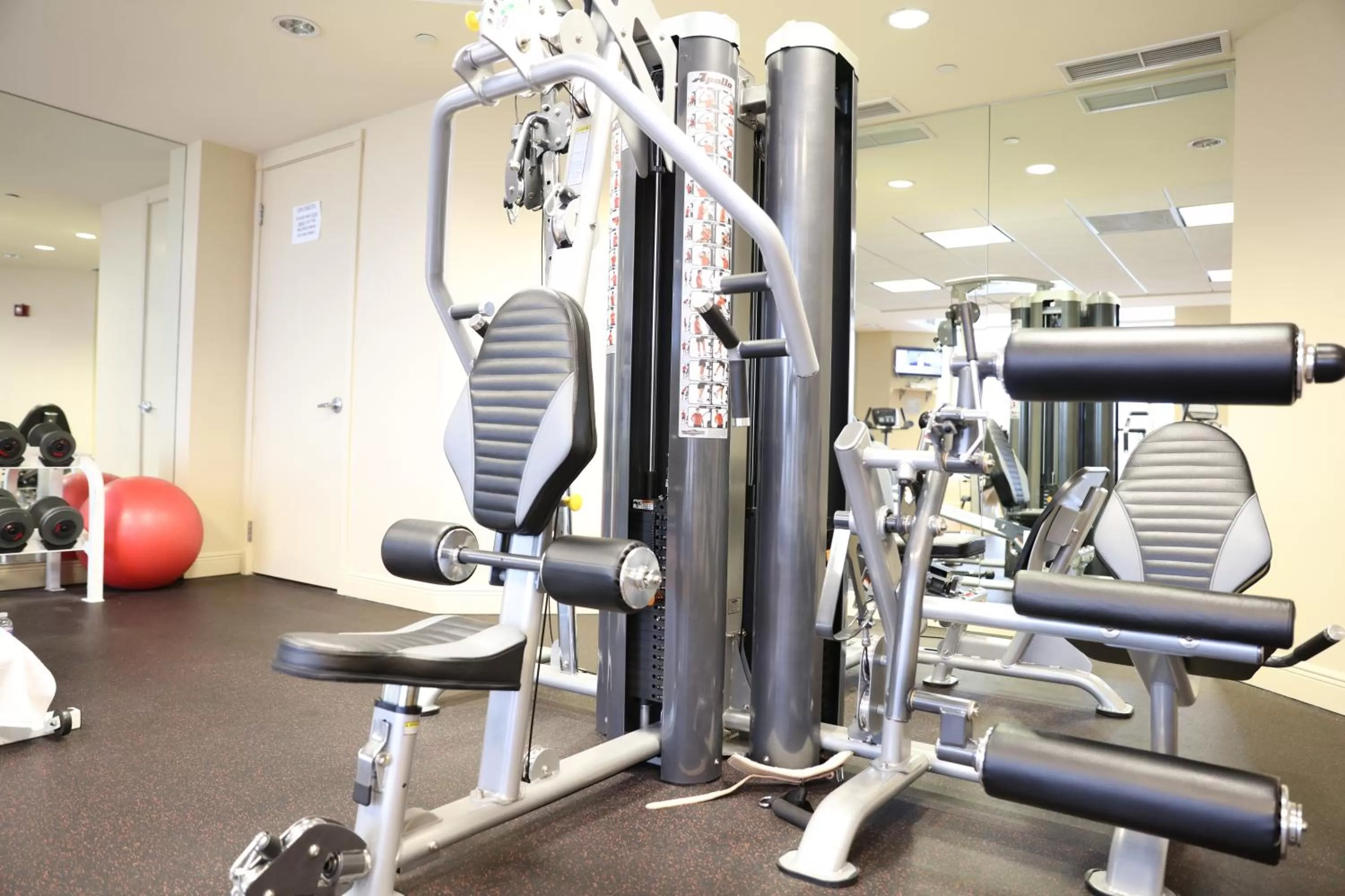 Fitness centre/facilities in Dadeland Towers by Miami Vacations