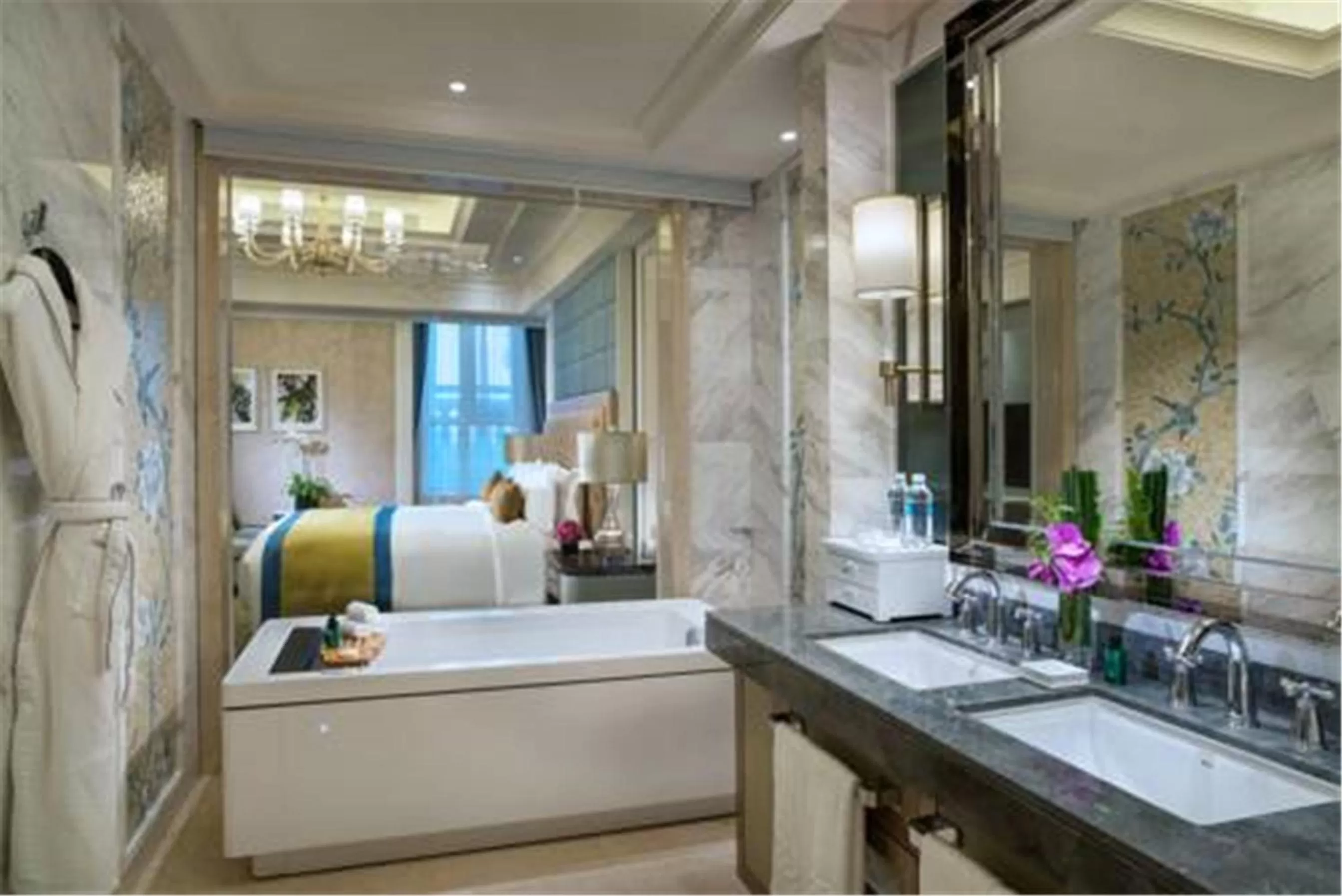 Photo of the whole room in Sofitel Shanghai Hongqiao