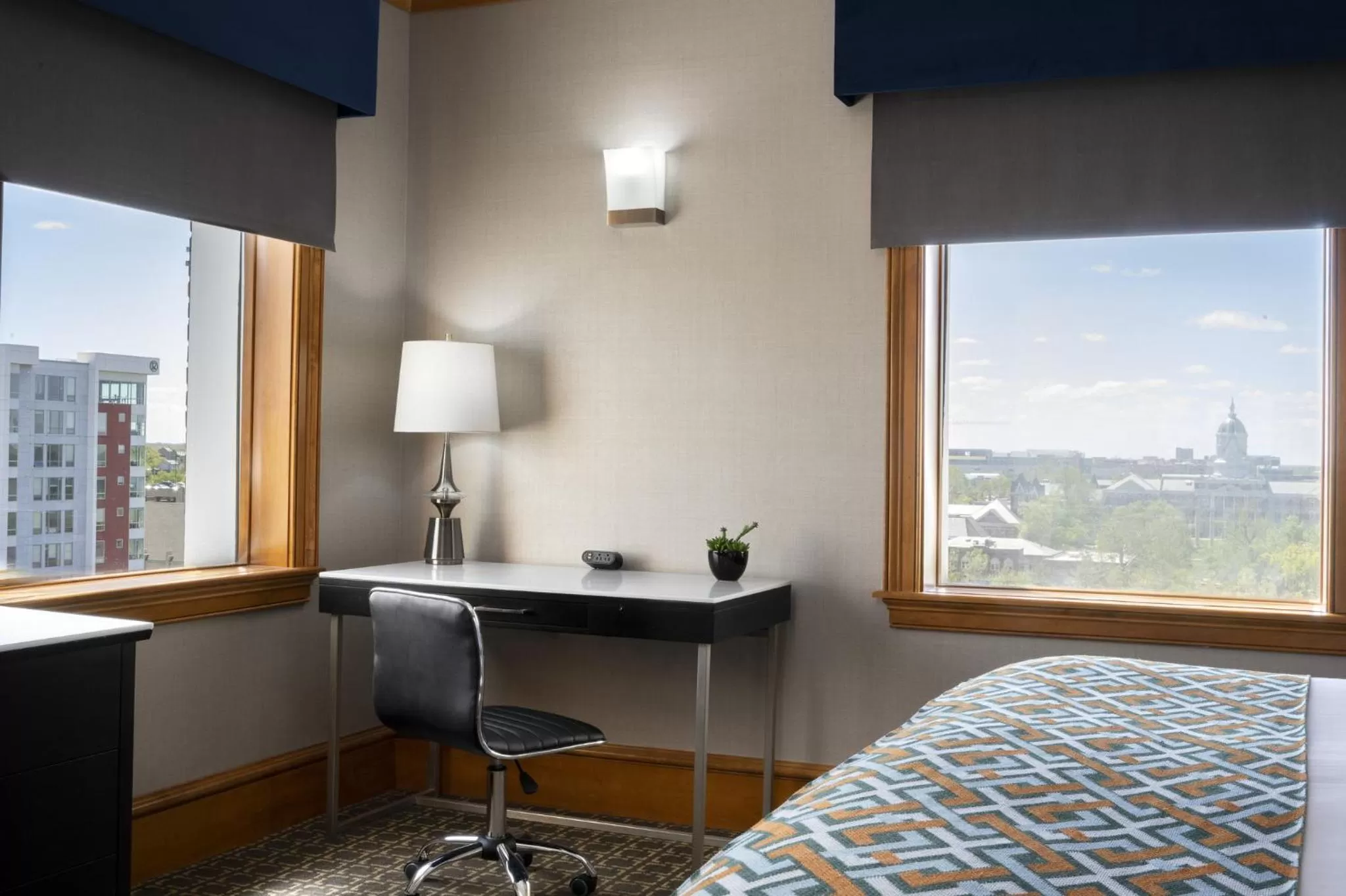 Photo of the whole room in voco The Tiger Hotel, Columbia, MO by IHG