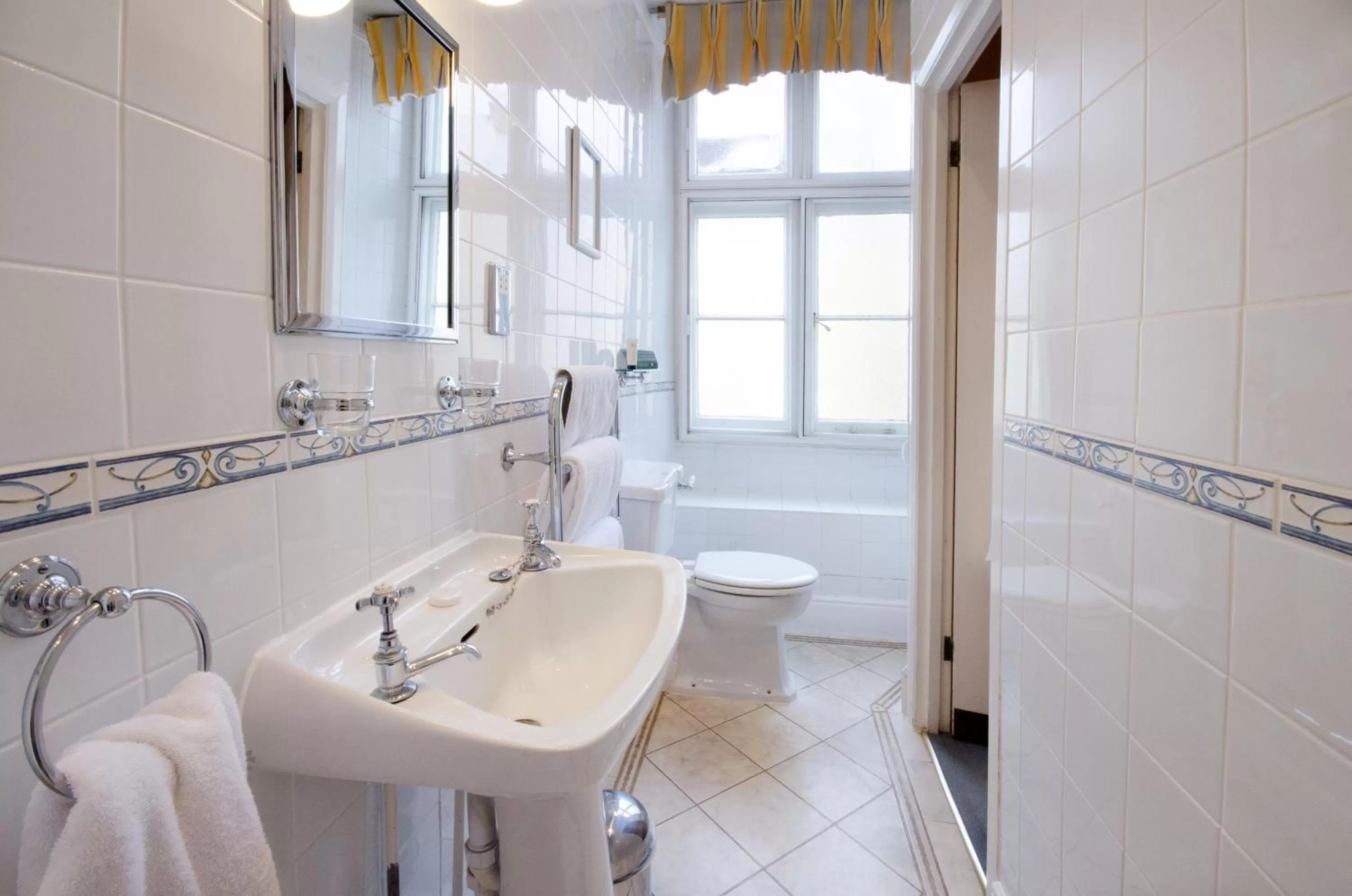 Bathroom in The Snooty Fox