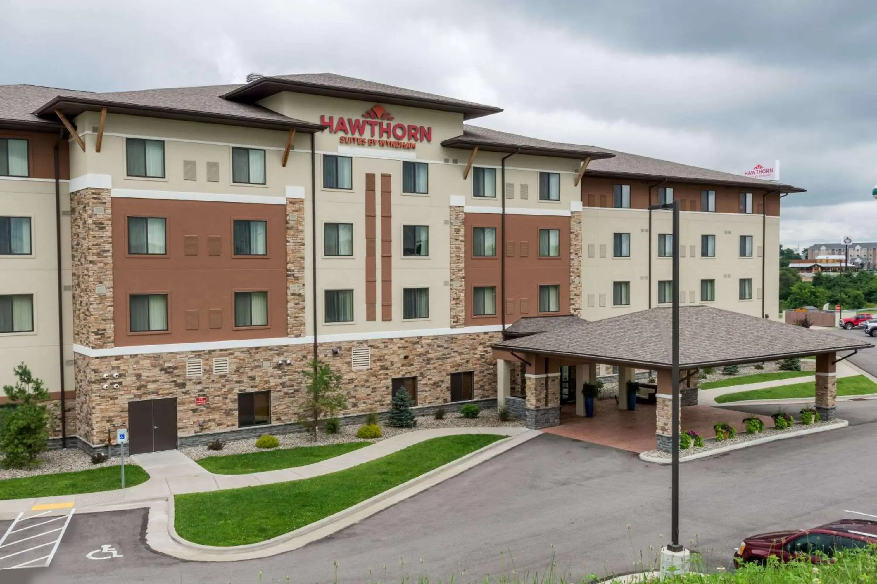 Hawthorn Suites by Wyndham Wheeling at The Highlands Hawthorn Suites by Wyndham Wheeling at The Highlands