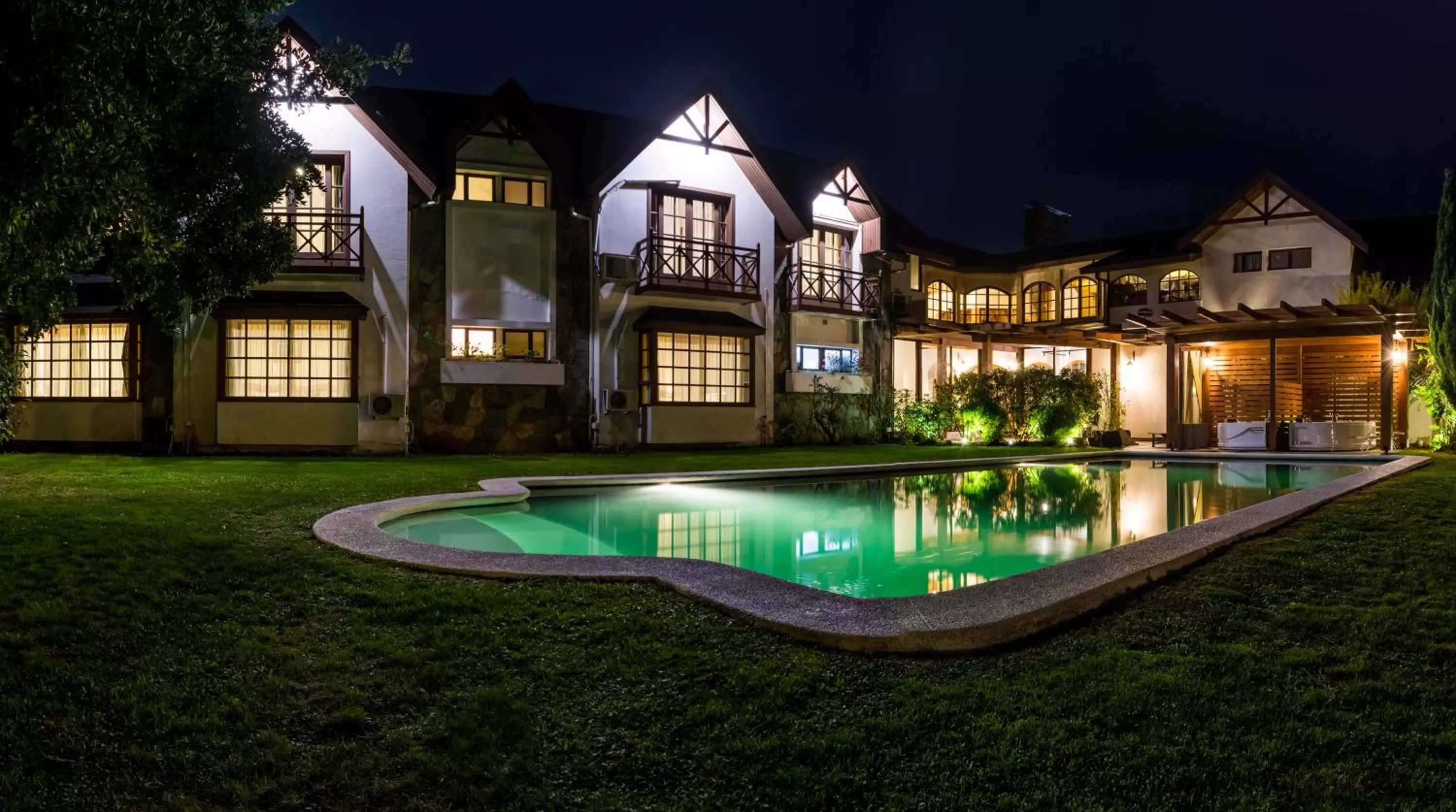 Property Building in Hotel Inti Kuyen Plaza