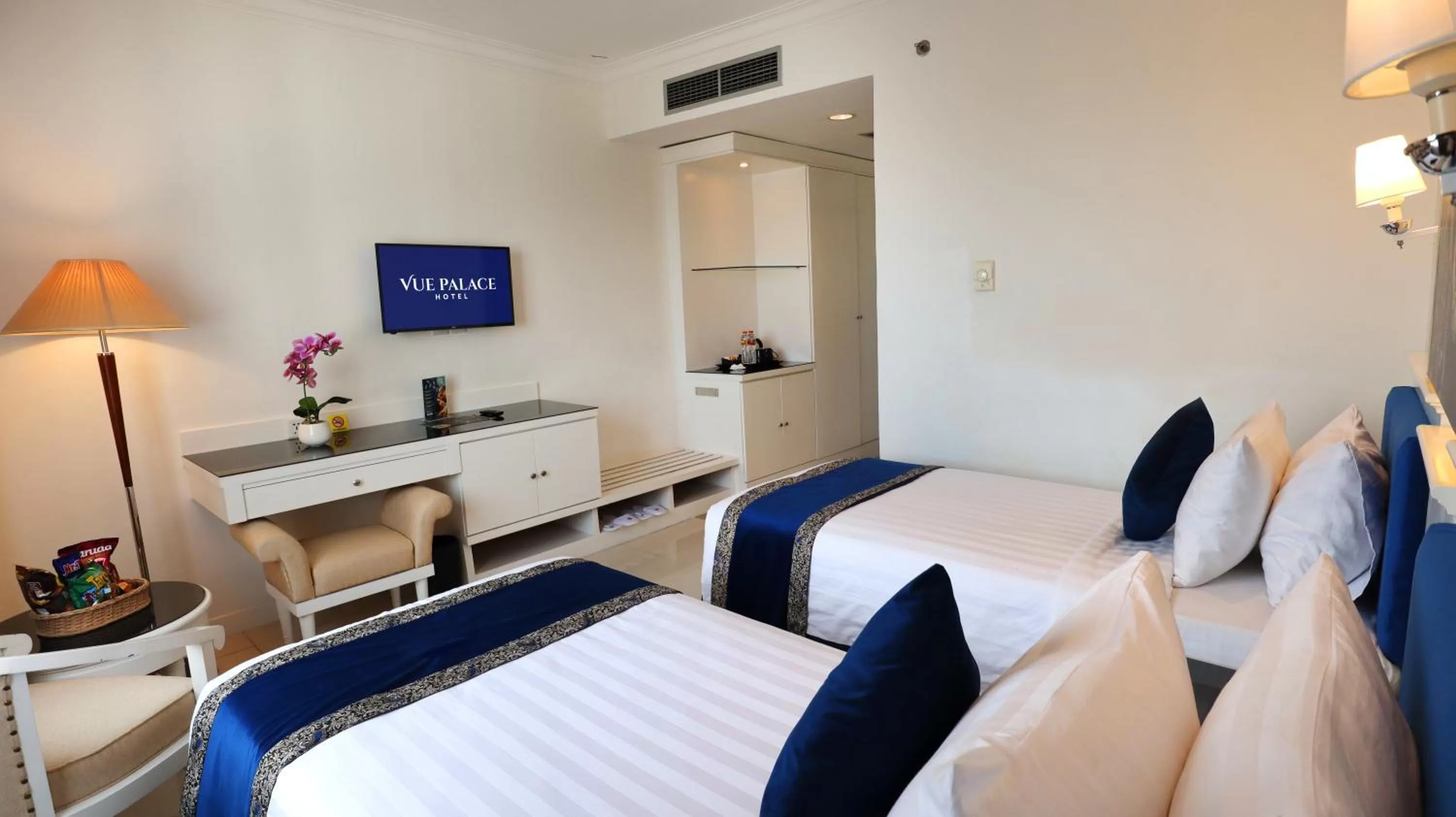 Bed in Vue Palace, ARTOTEL Curated