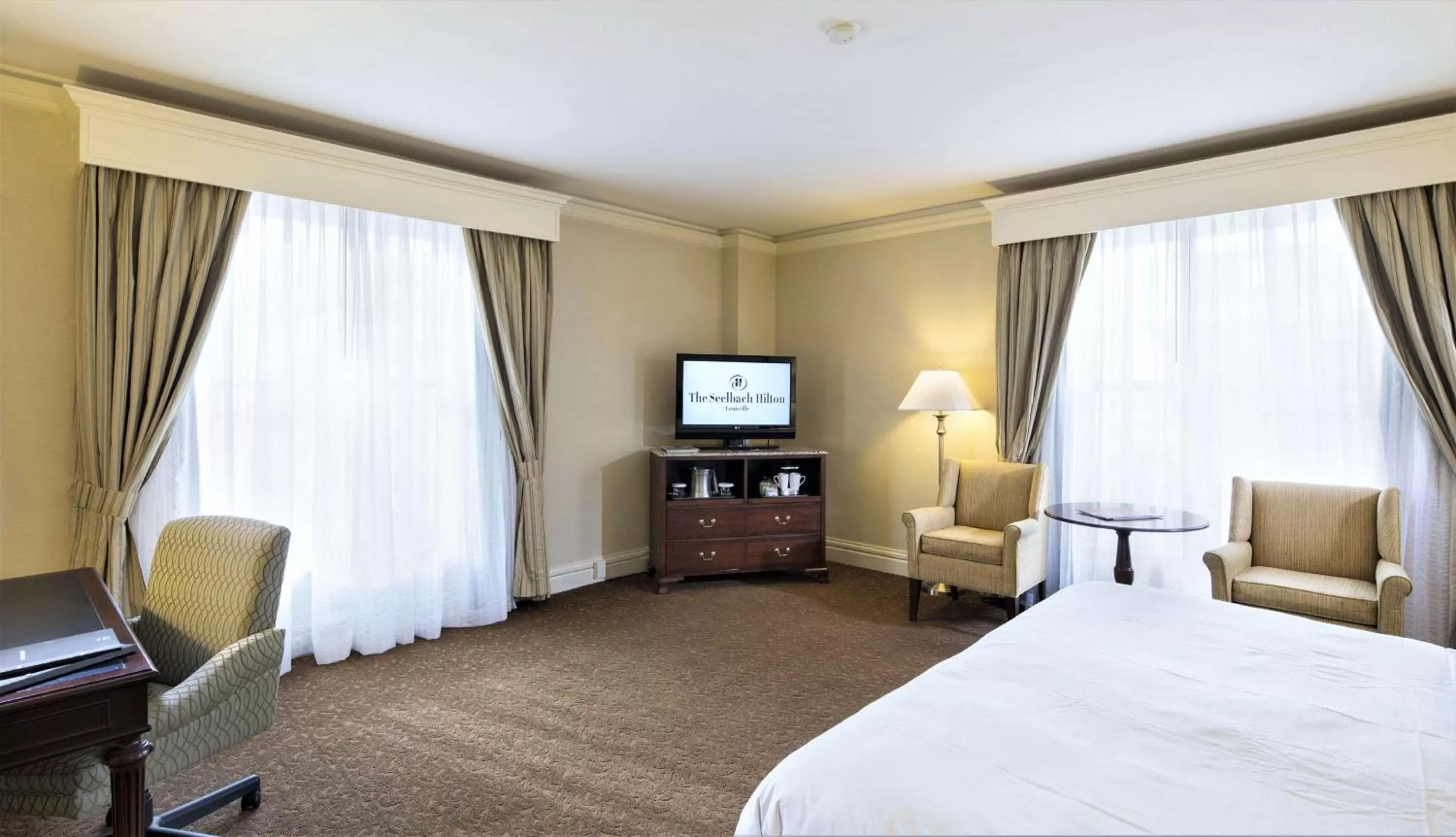 Bedroom, Bed in The Seelbach Hilton Louisville