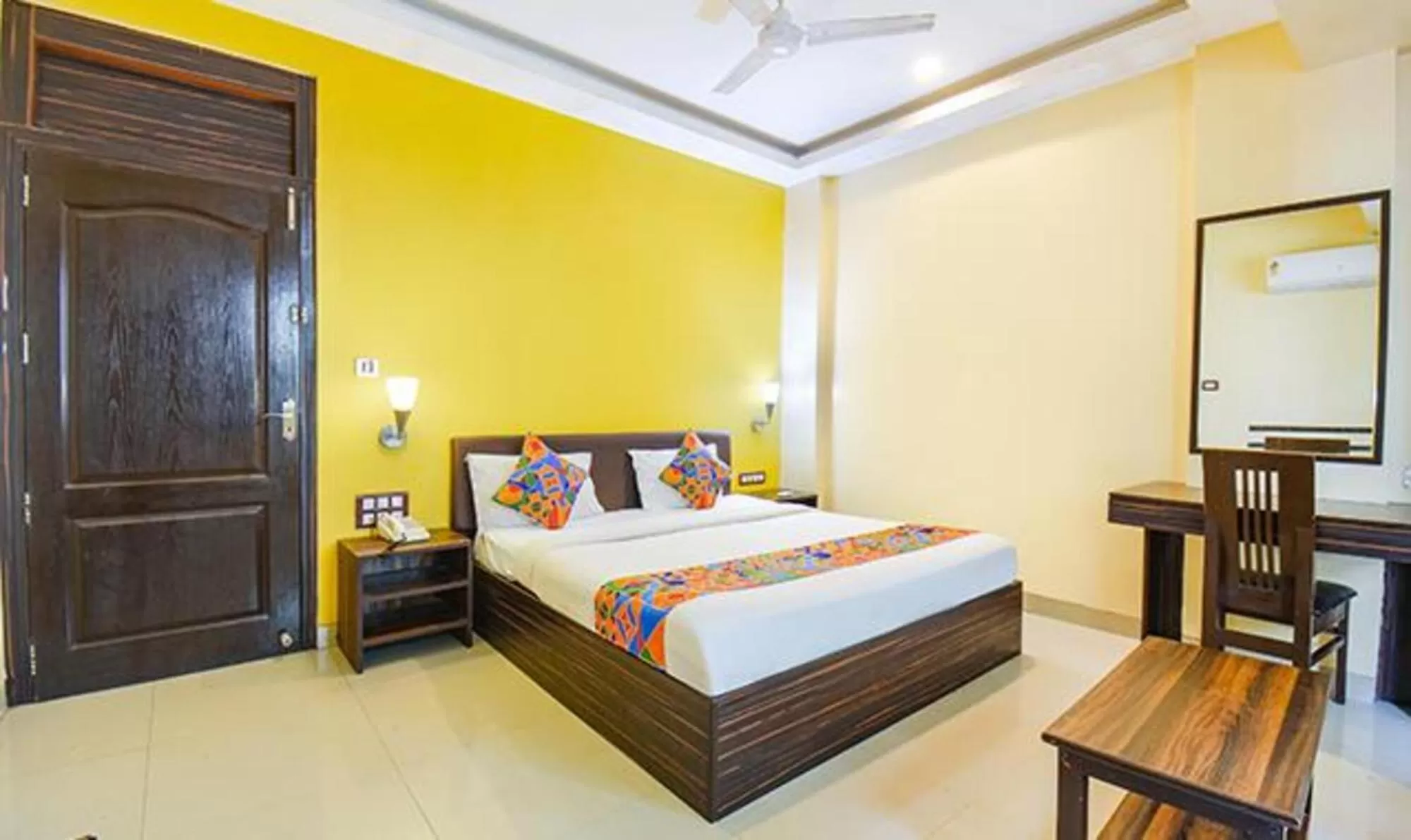 Bed in FabHotel Span Executive