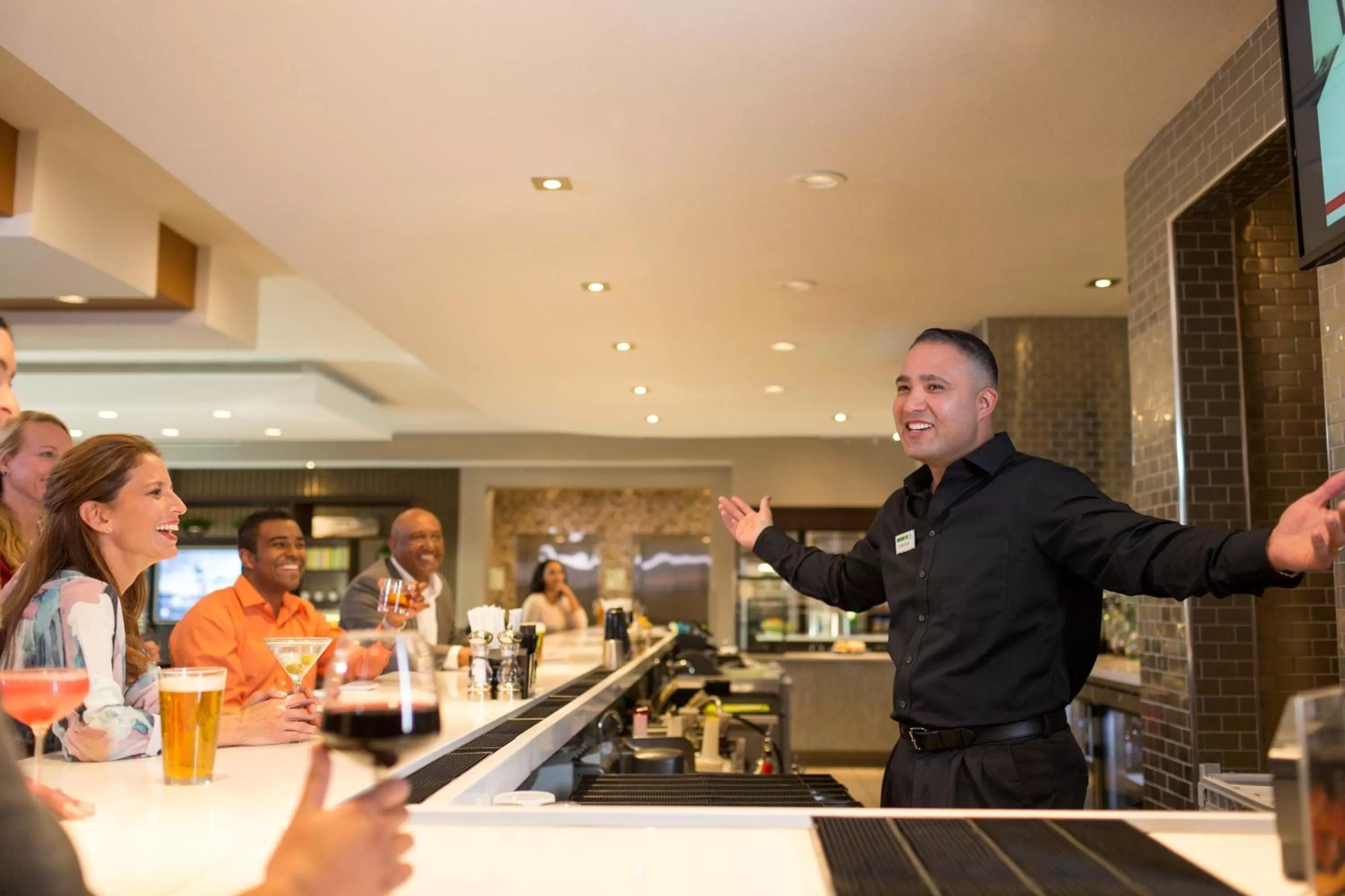 Lounge or bar in Holiday Inn St Louis - Creve Coeur by IHG