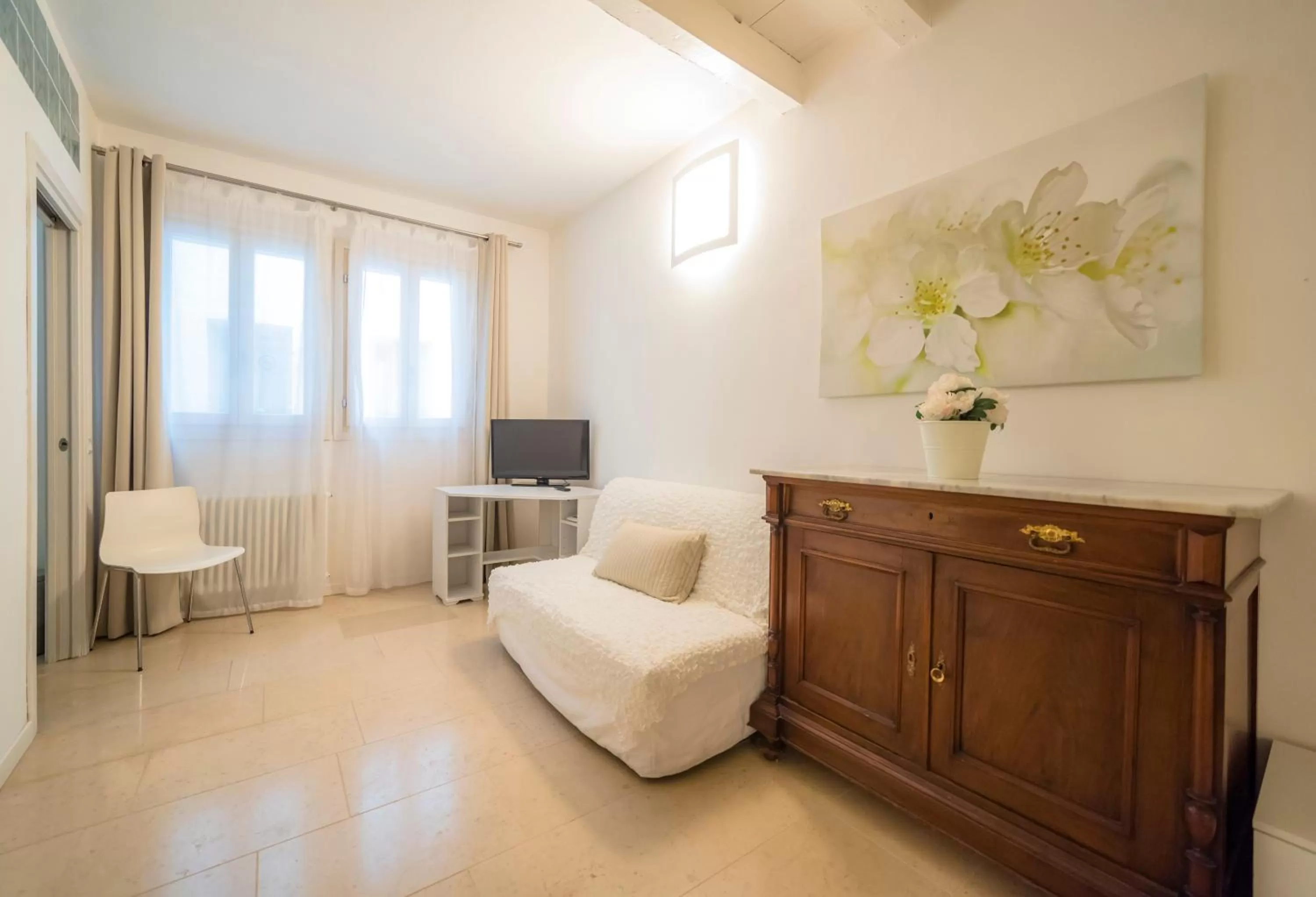 Bedroom in Academia Residence